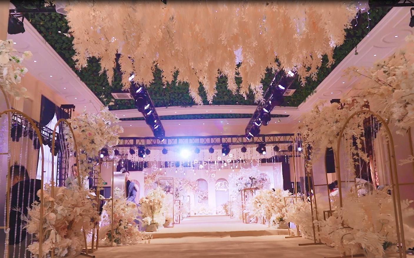 香槟色时尚浪漫《缘落花海，倾情一生》主题婚礼
