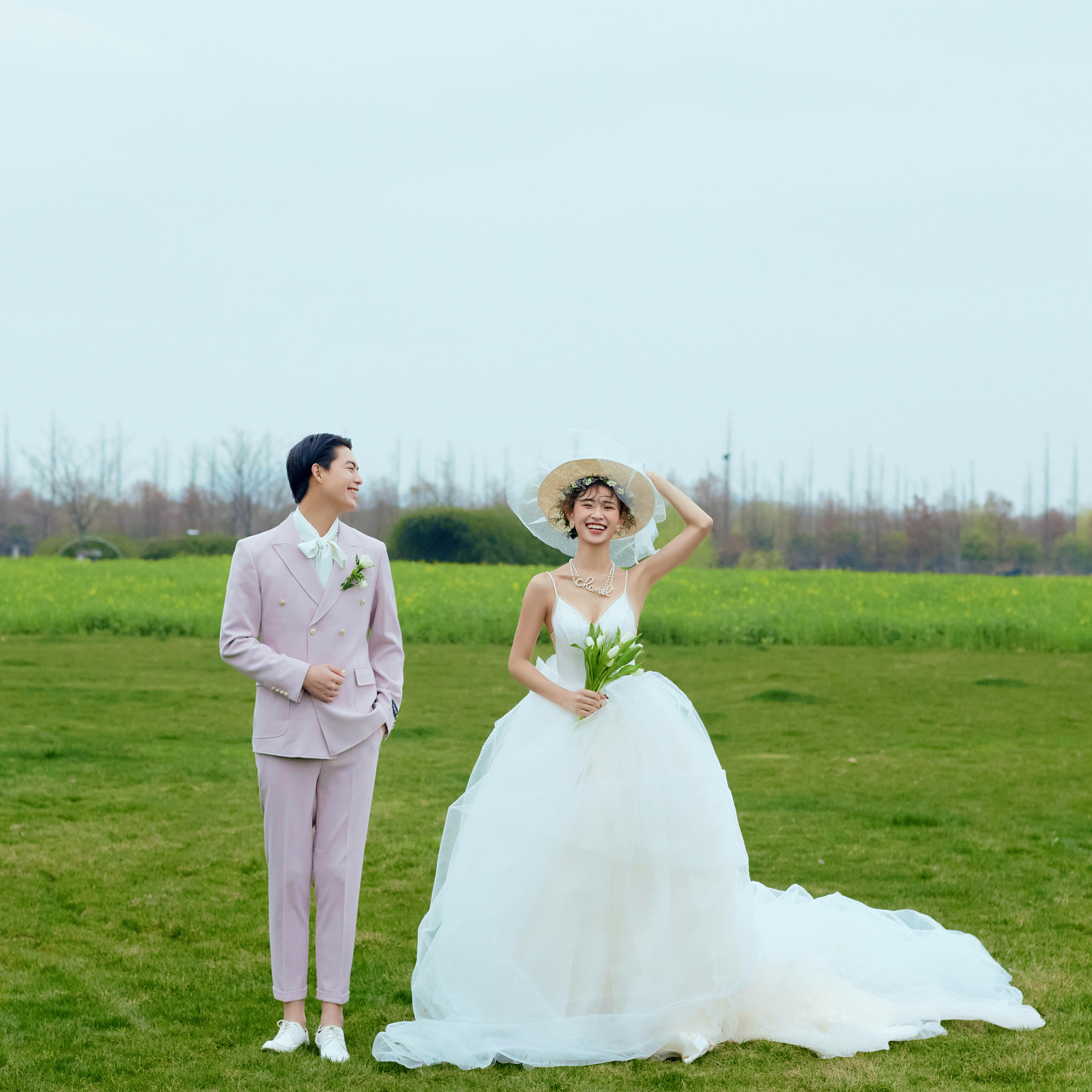 【艾玛婚纱摄影】草坪外景婚纱照