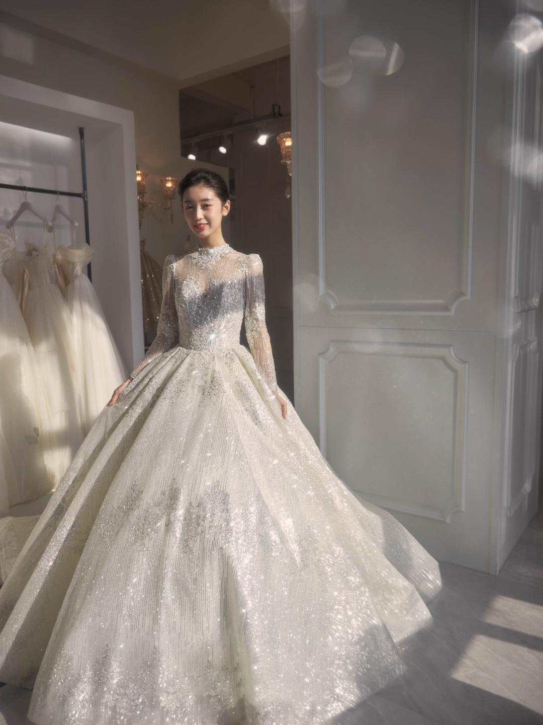 【初心新娘精选】婚纱礼服三件套+新娘跟妆套餐