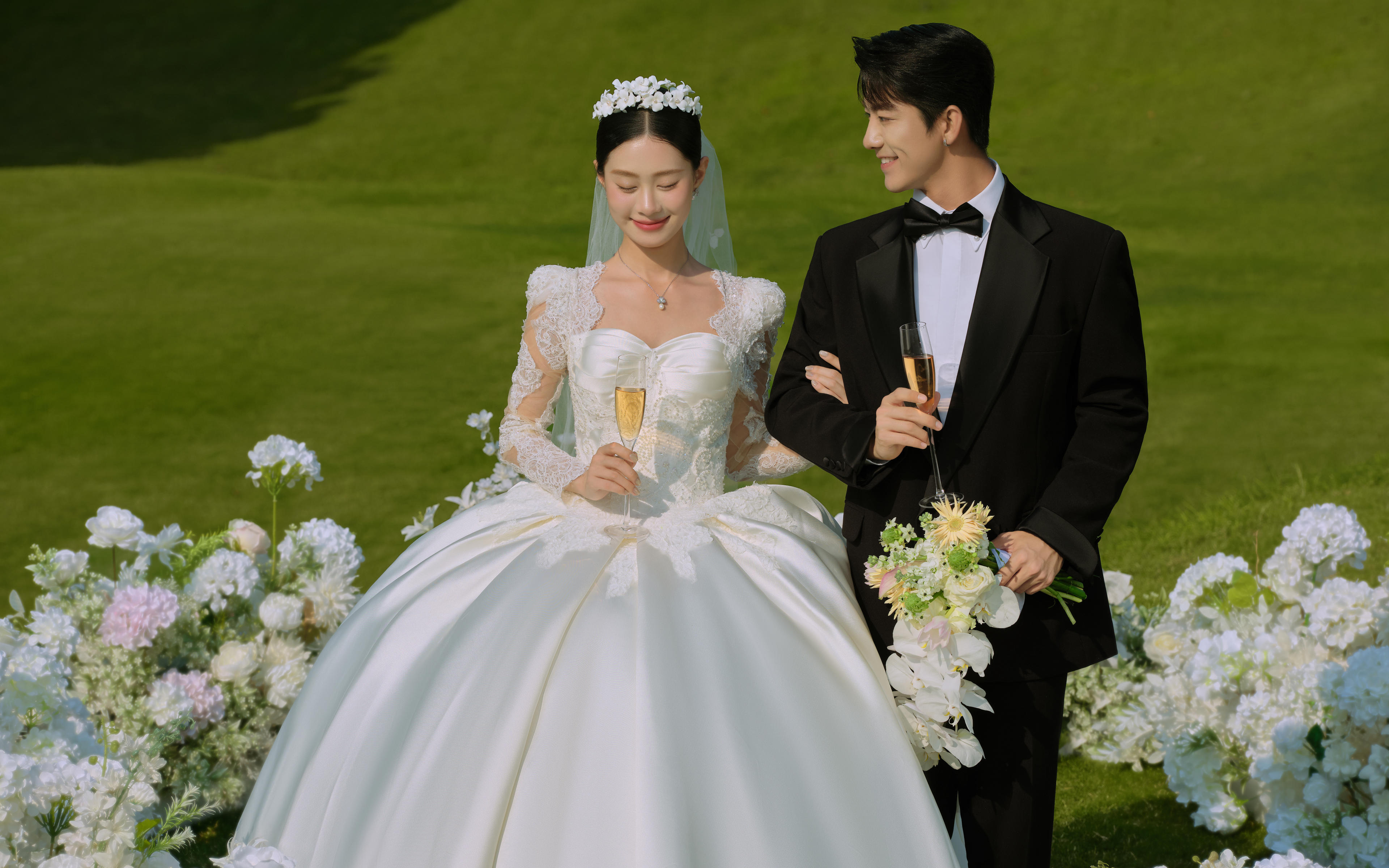 【法式印象】承認吧！你也為我的韓系草坪婚紗照著迷