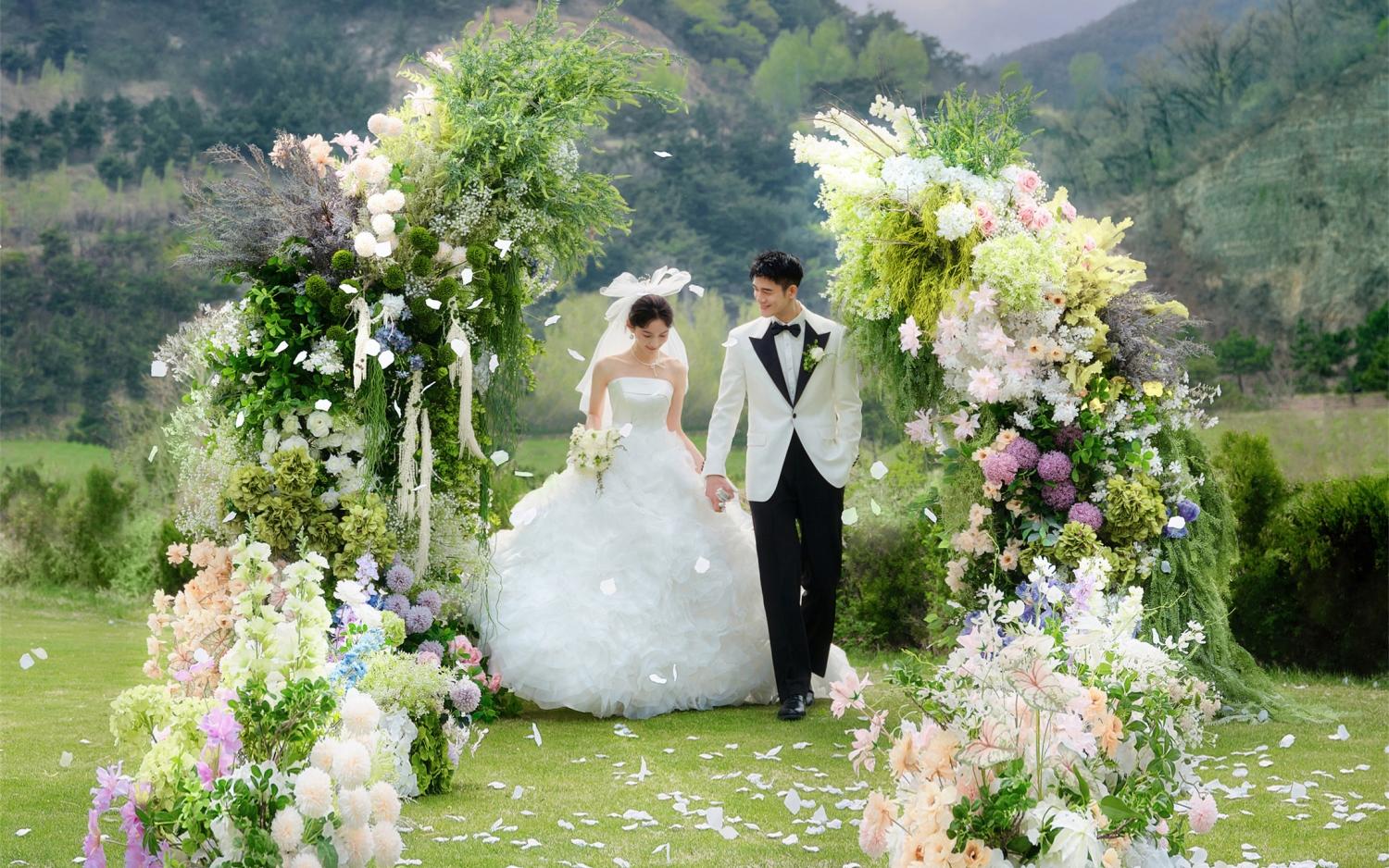 在宜宾拍的目的地婚礼婚纱照超美