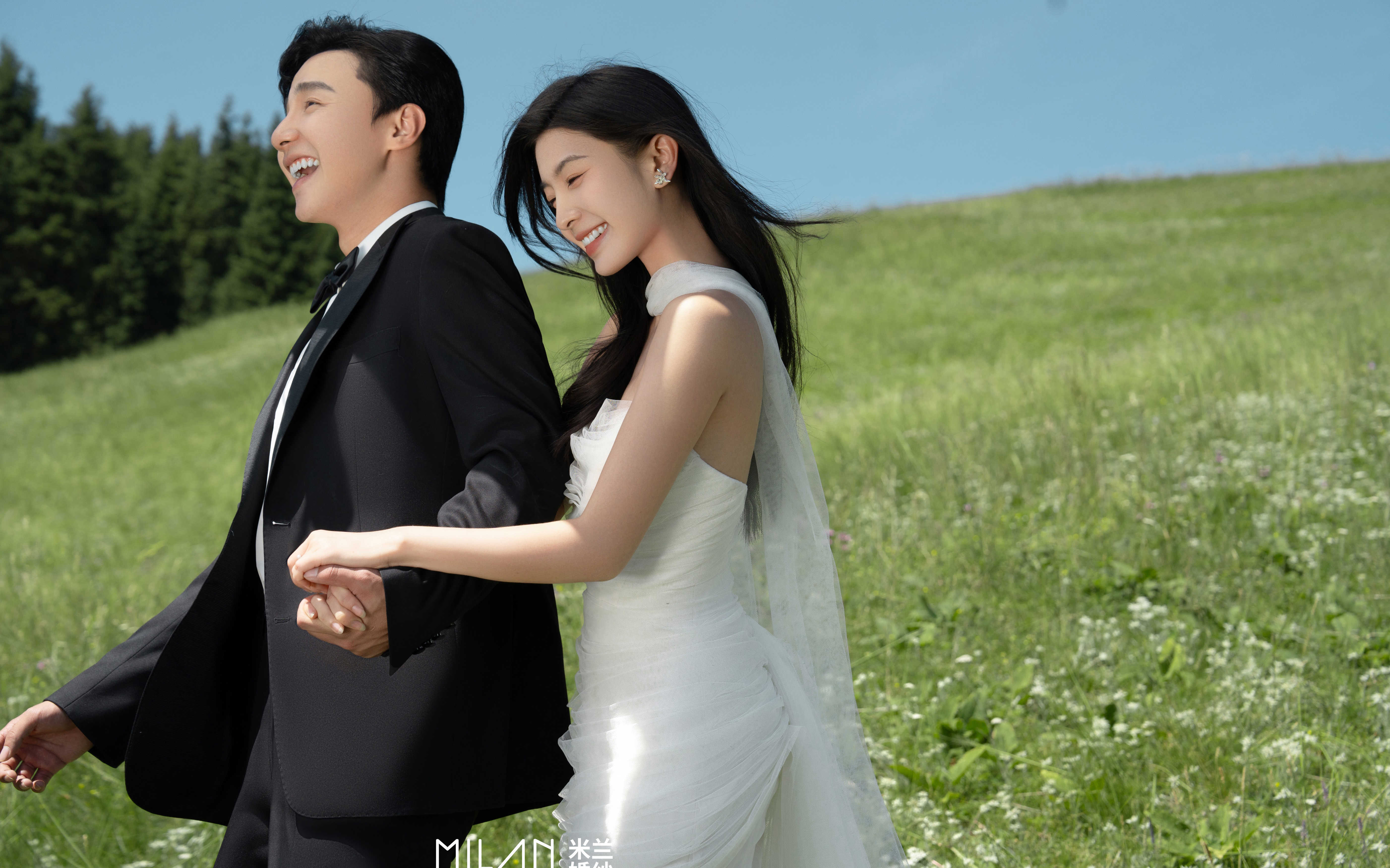 趁着绿意拍组超有仪式感的草坪婚纱照