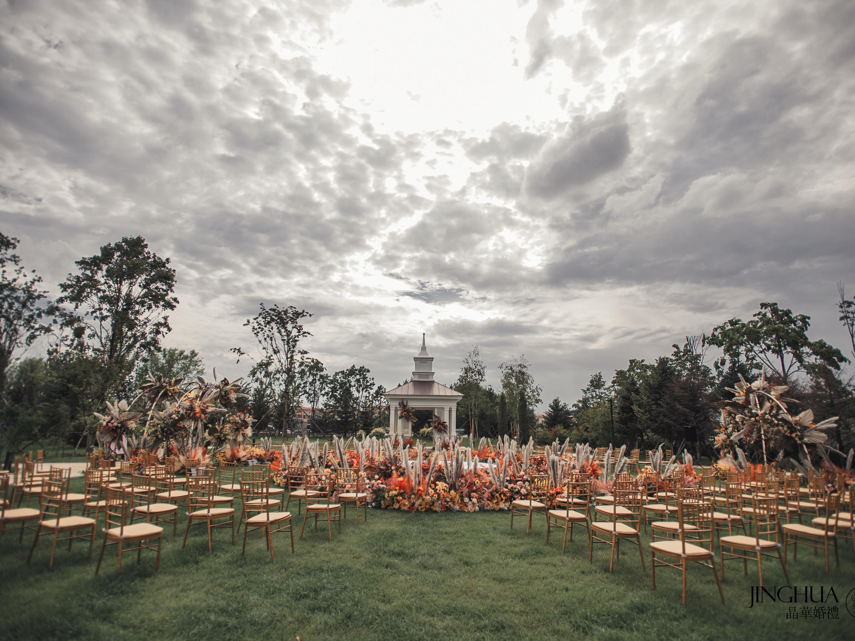 高端草坪婚礼定制“秋色”