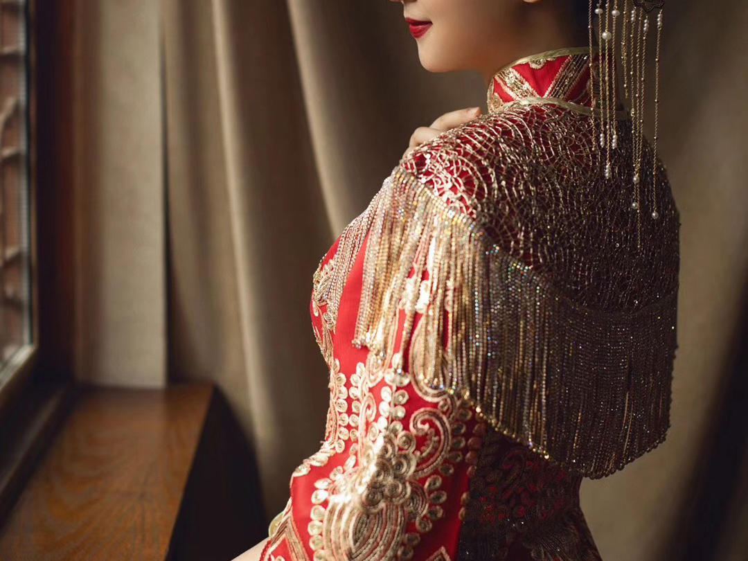 送300元跟妆券丨爆款婚纱租赁