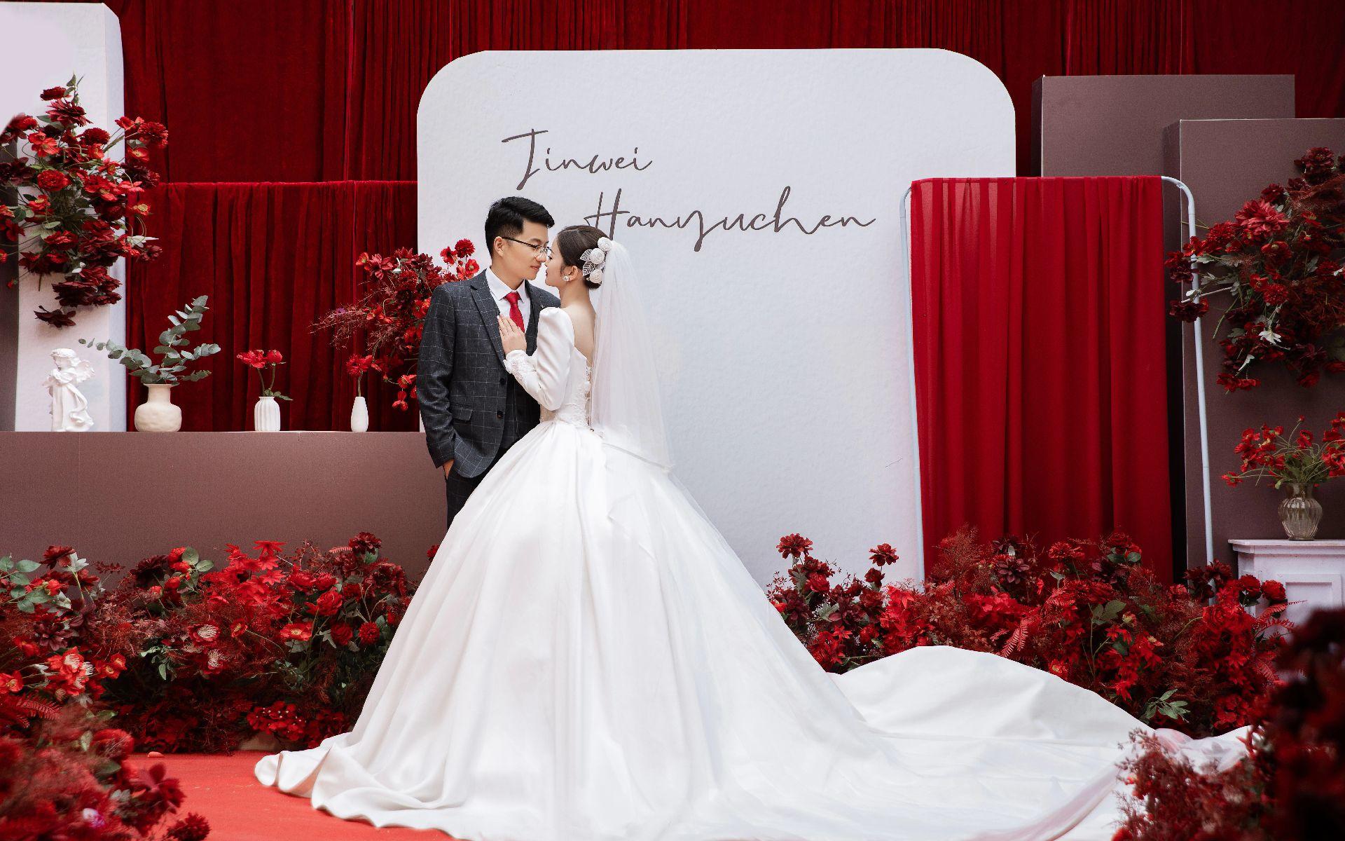 【喜庆热门款】各年龄段都喜欢的红色喜庆西式婚礼