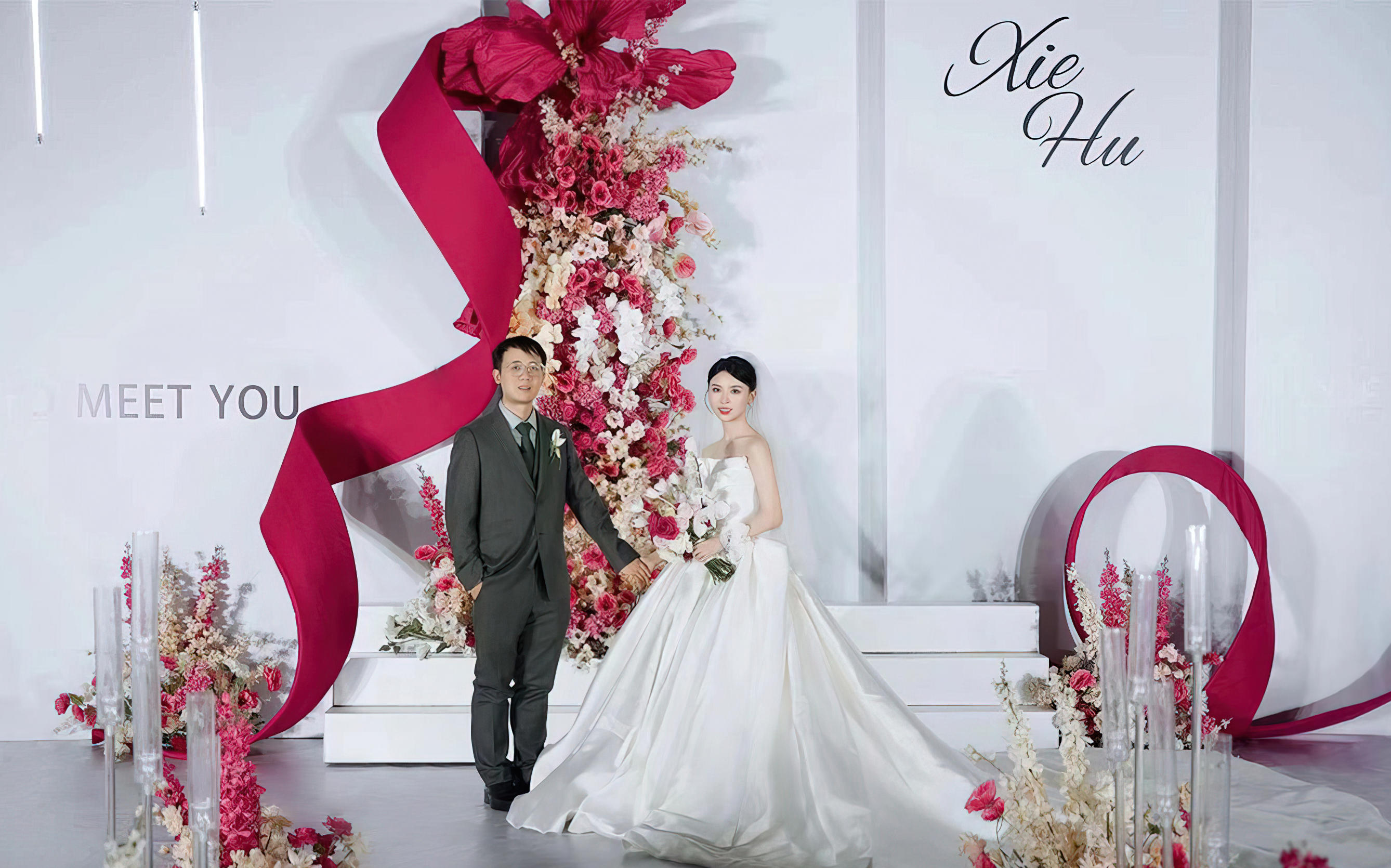 白玫红撞色婚礼太绝了！高级感与浪漫感直接拉满