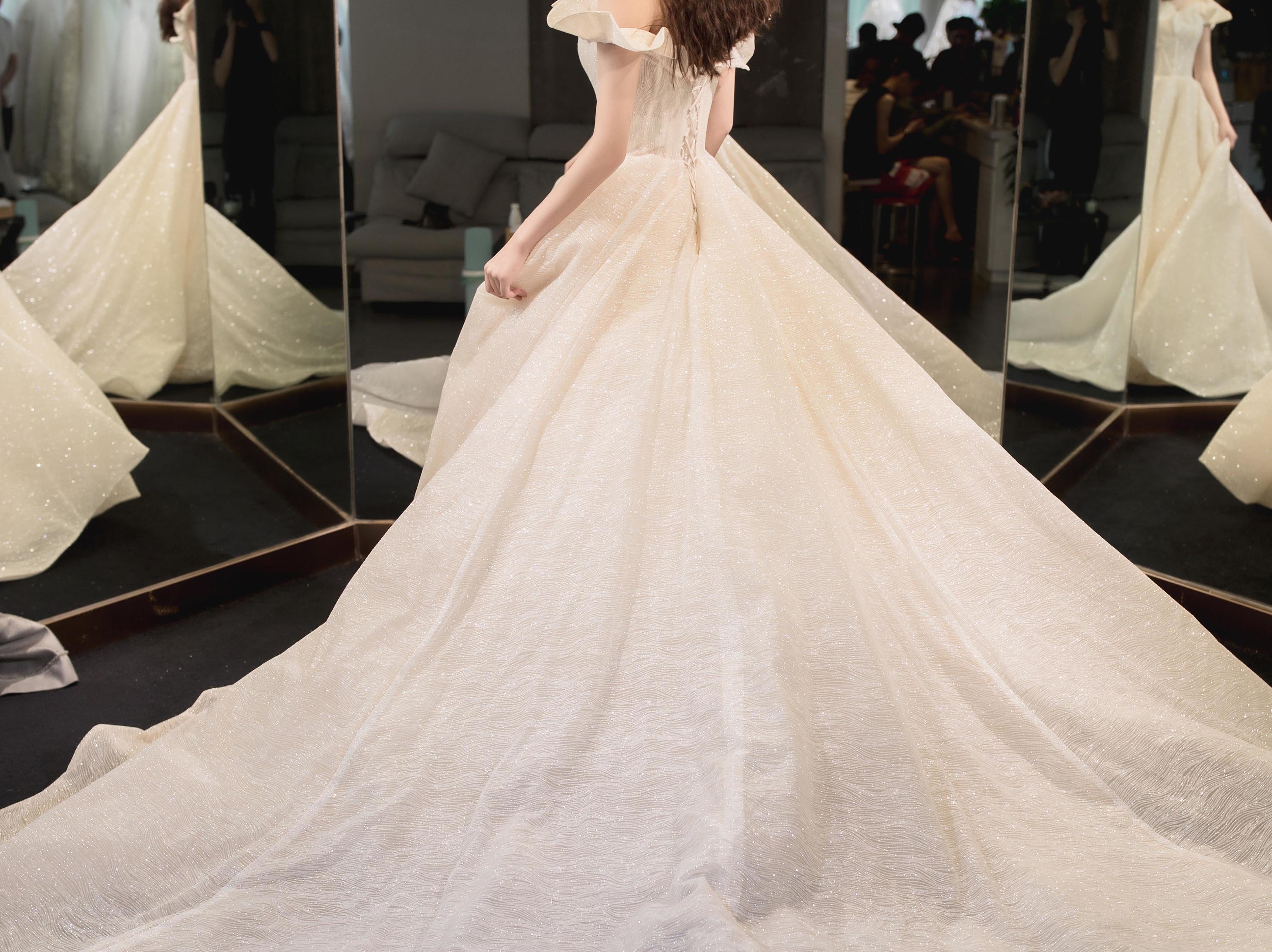 雅氏嫁衣  荷叶边主纱   