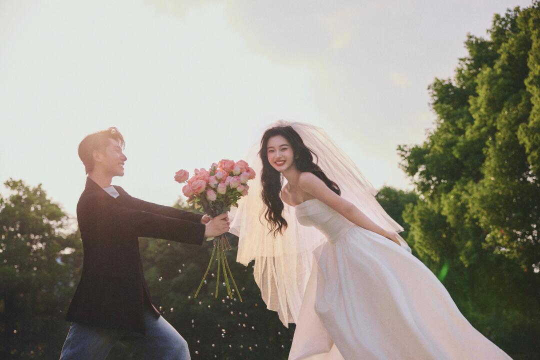 【纯拍应急婚纱照】/风格任选/外景