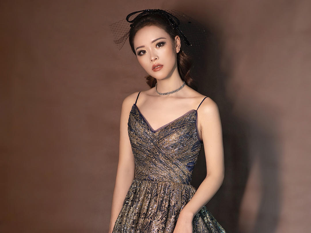 设计师品牌中式+品牌婚纱+高档礼服+2680化妆