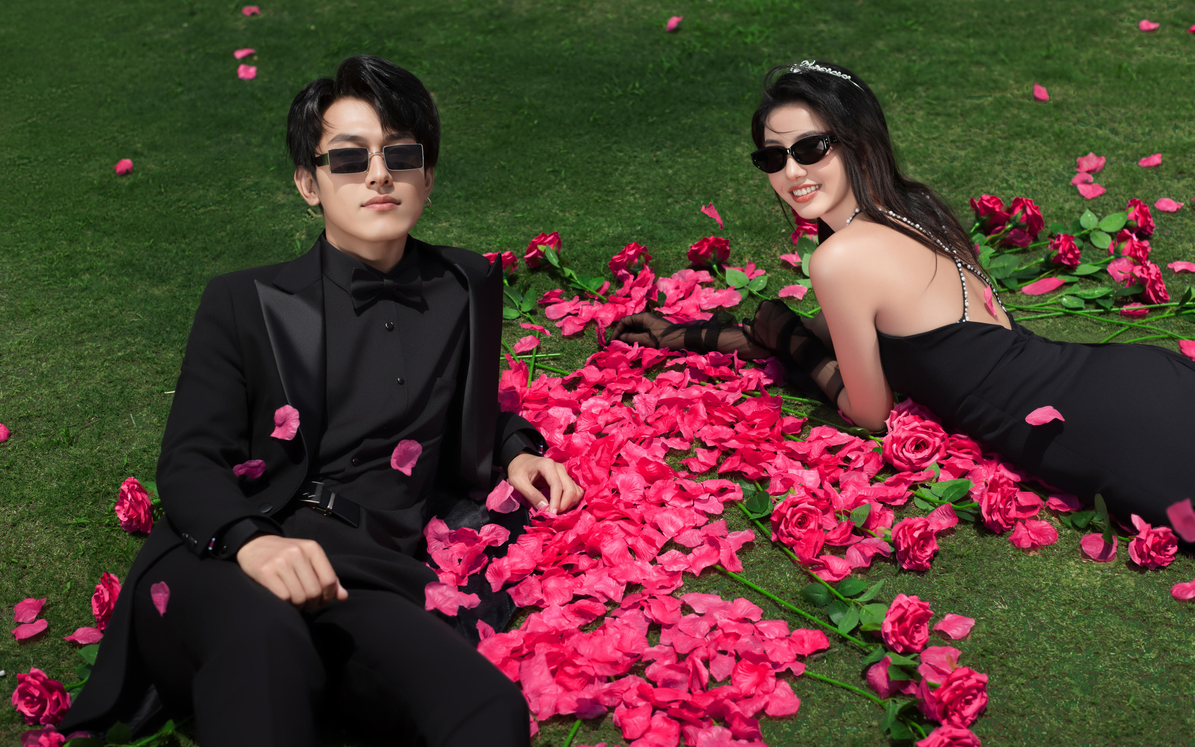 夏日浪漫草坪婚纱照~