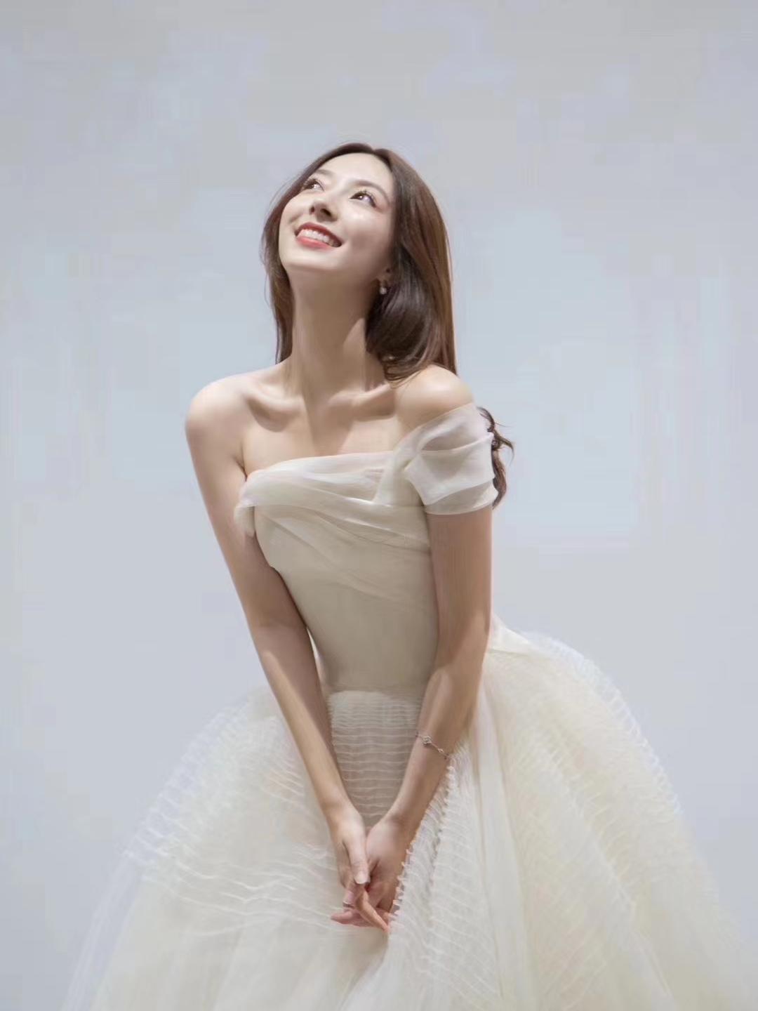 【特价团购】超值高档婚纱五件套 2680元