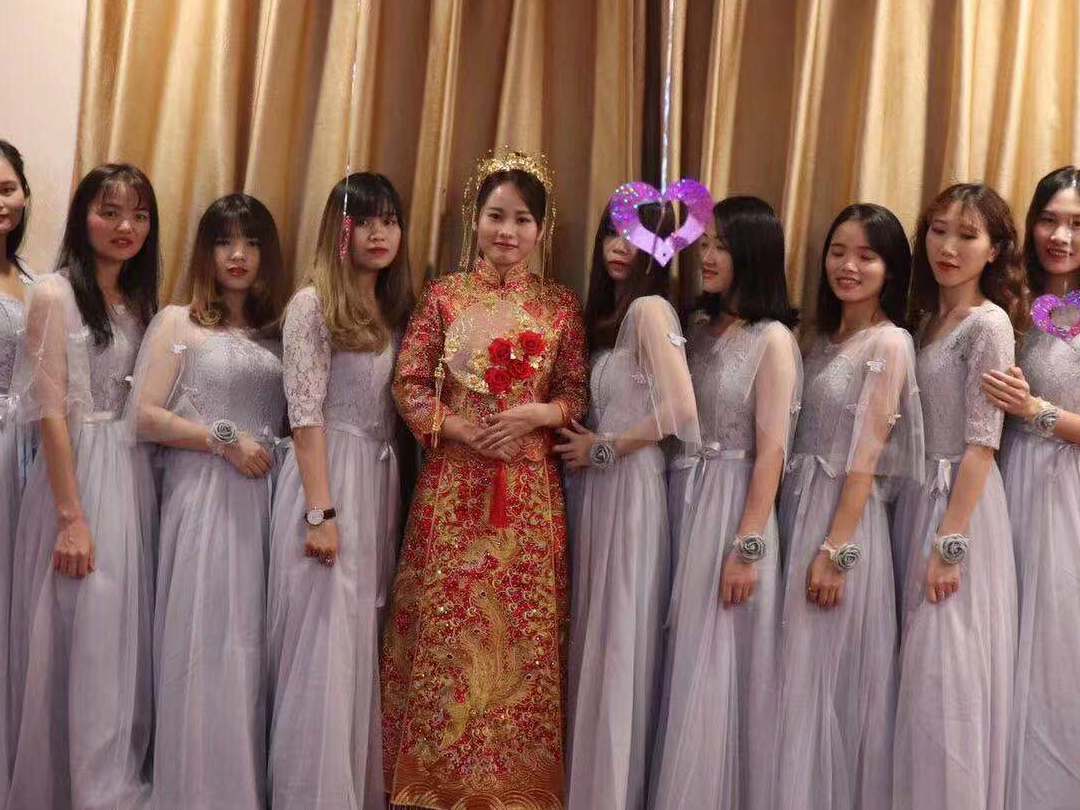 中式龙凤褂新娘造型 妆容大气典雅