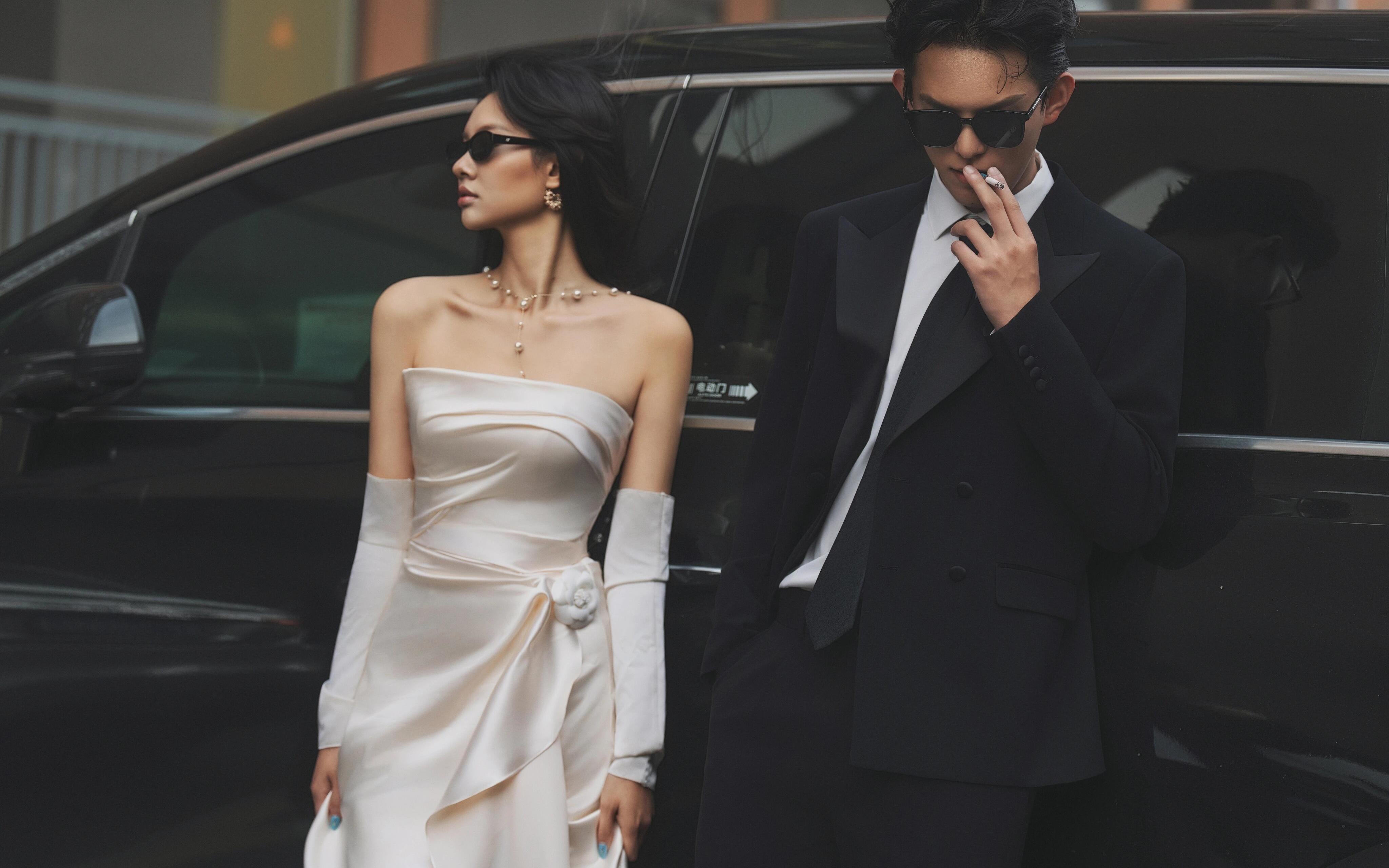 街头被问疯的婚纱照 路人追着夸的松弛感