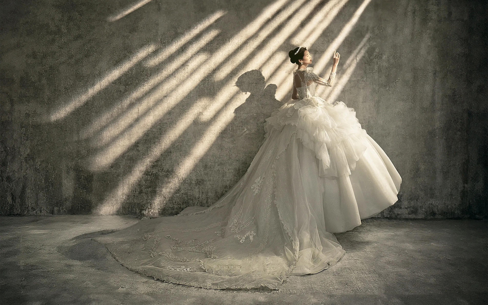 以光為筆 裁影為衣?撰寫我們的高定序章??