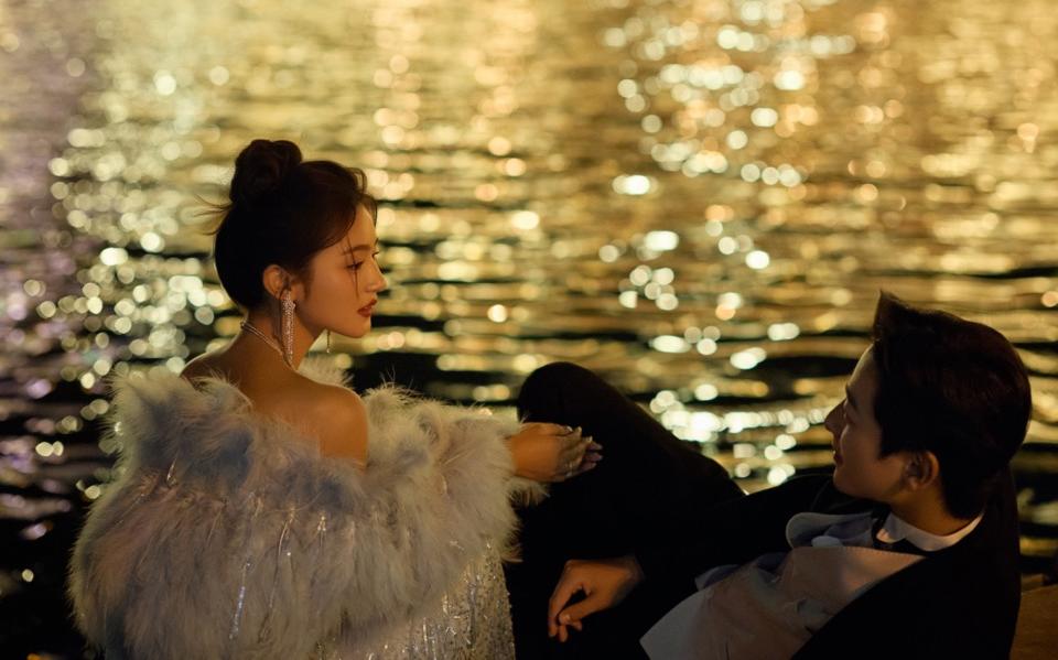 “夜幕下的爱是永不停息的浪潮”大理婚纱照