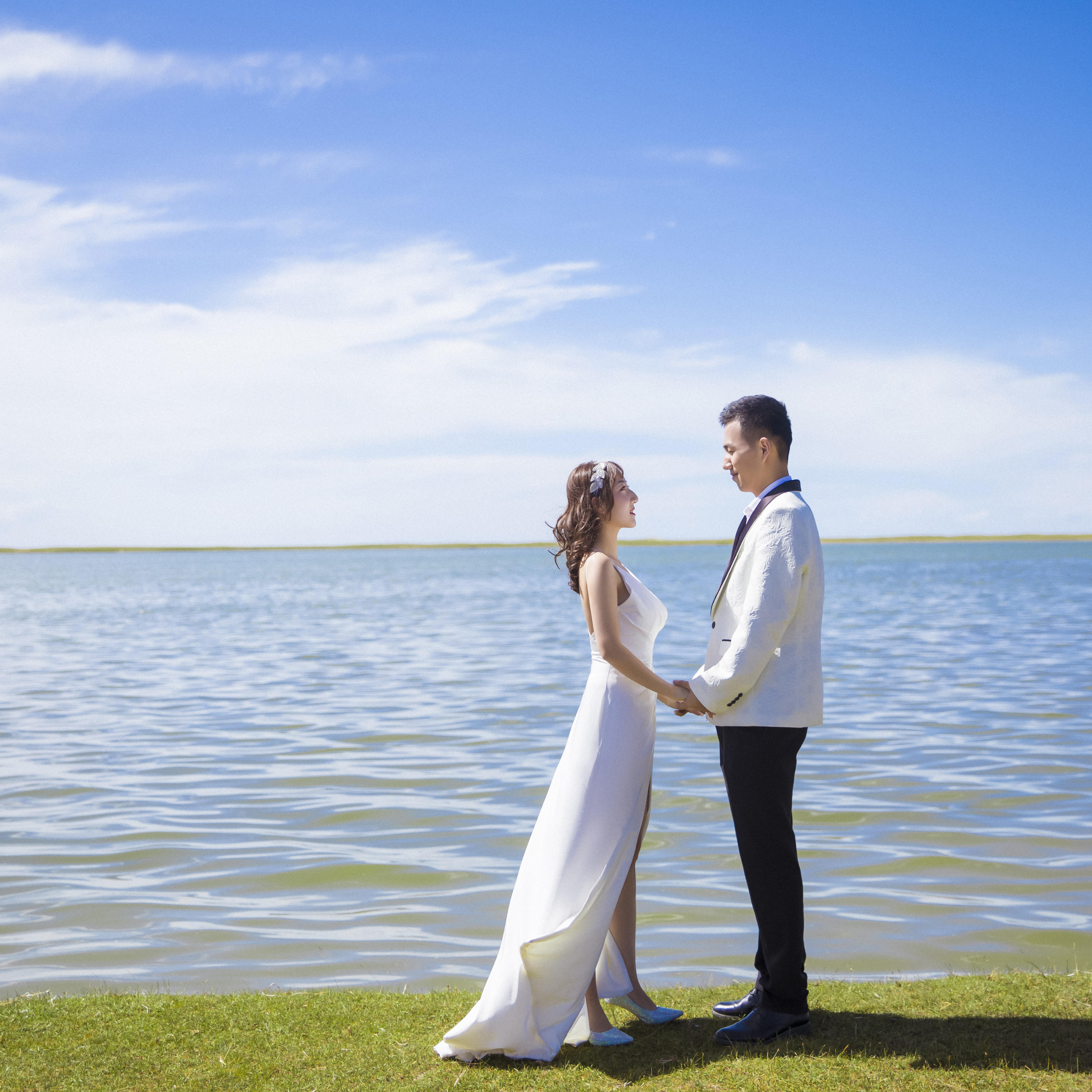 青海湖茶卡盐湖一日旅拍婚纱照套餐+精修50张