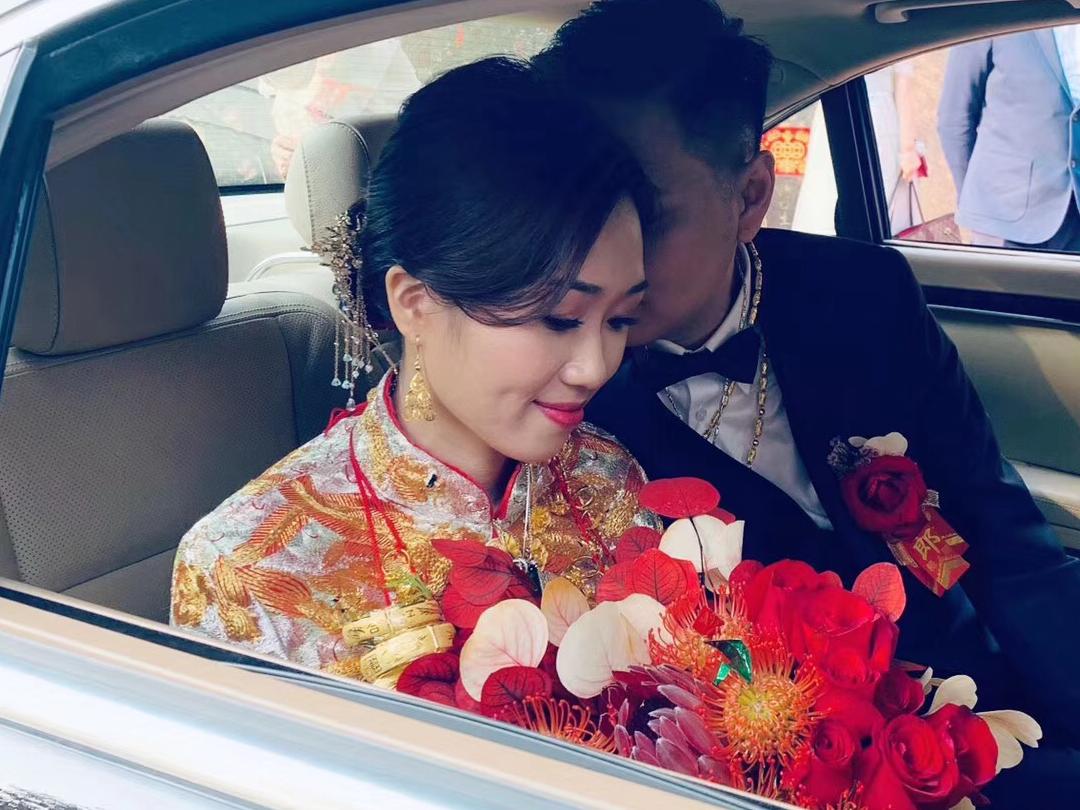 资深化妆师全天跟妆+伴娘妆+免费借头饰