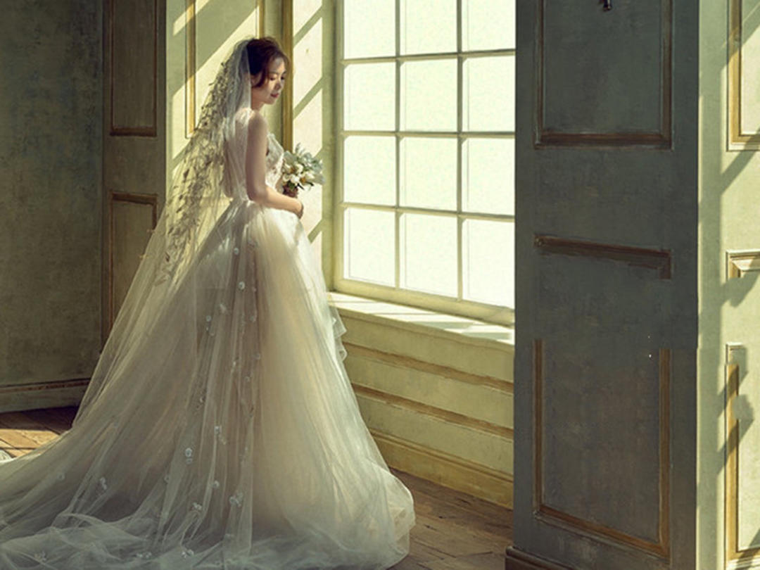 【明星同款】A级婚纱礼服+A级跟妆