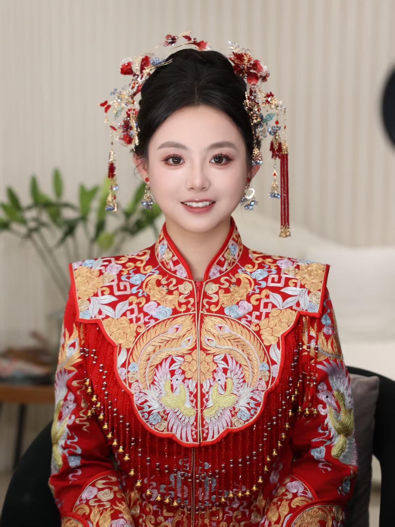 【白芷婚纱】减龄俏皮秀禾造型