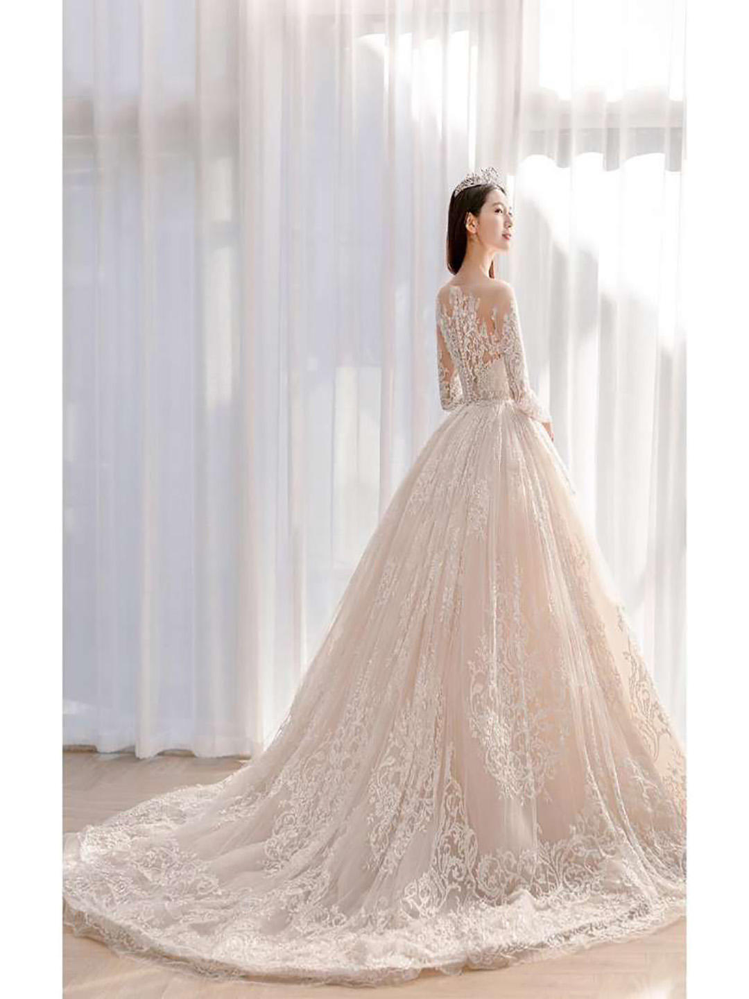 拖尾婚纱超值镇店特惠套餐