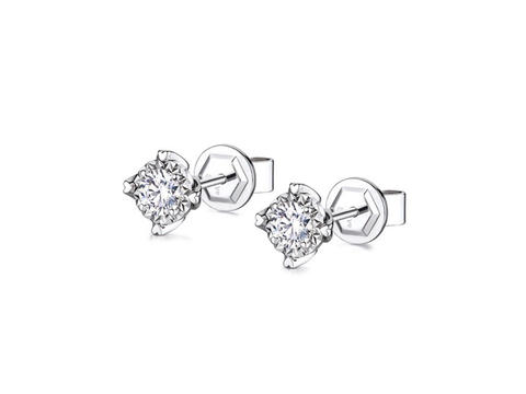 六福珠宝爱很美系列18K金钻石耳环