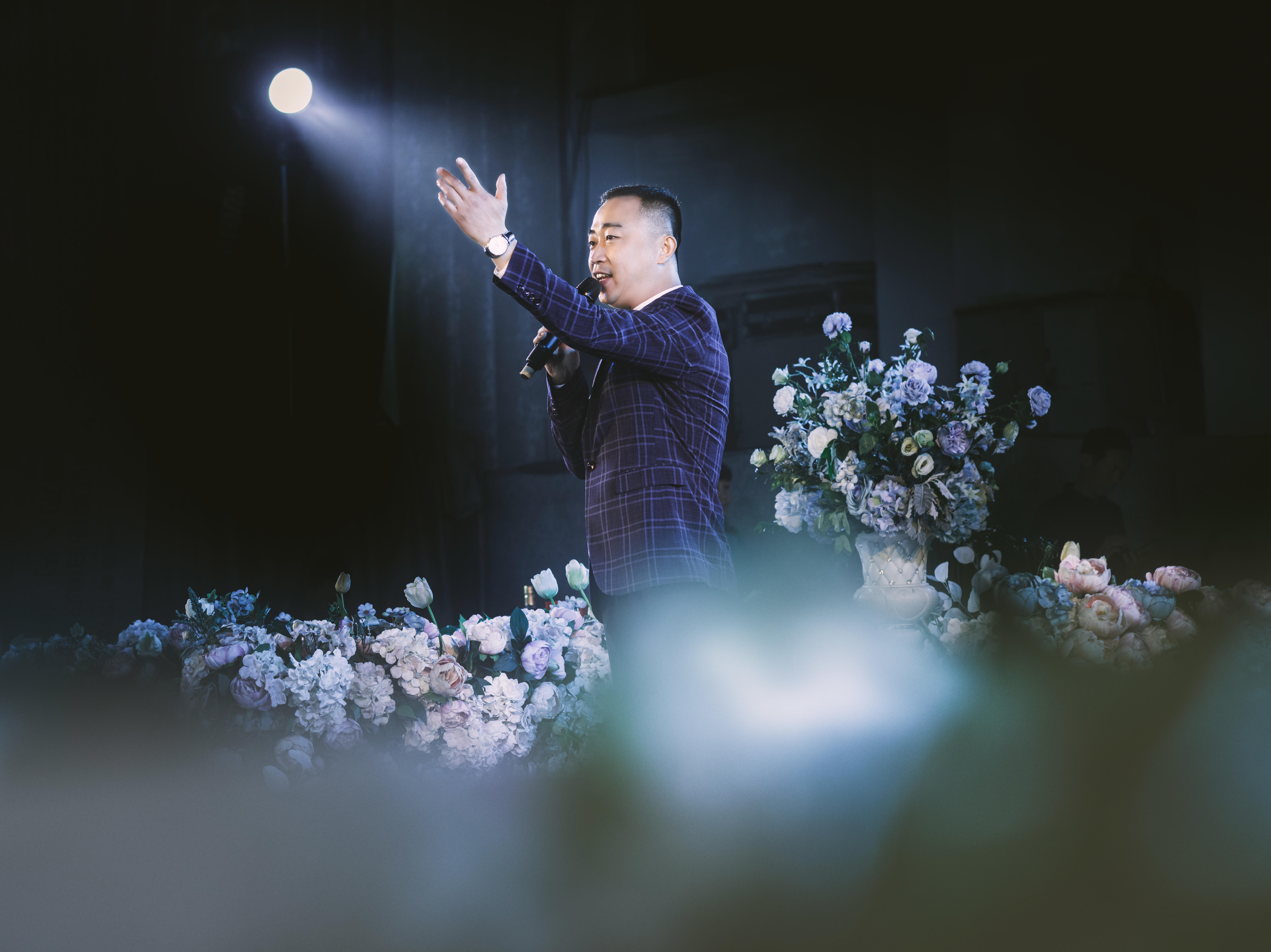 主持+专业流程策划+督导+音乐执行