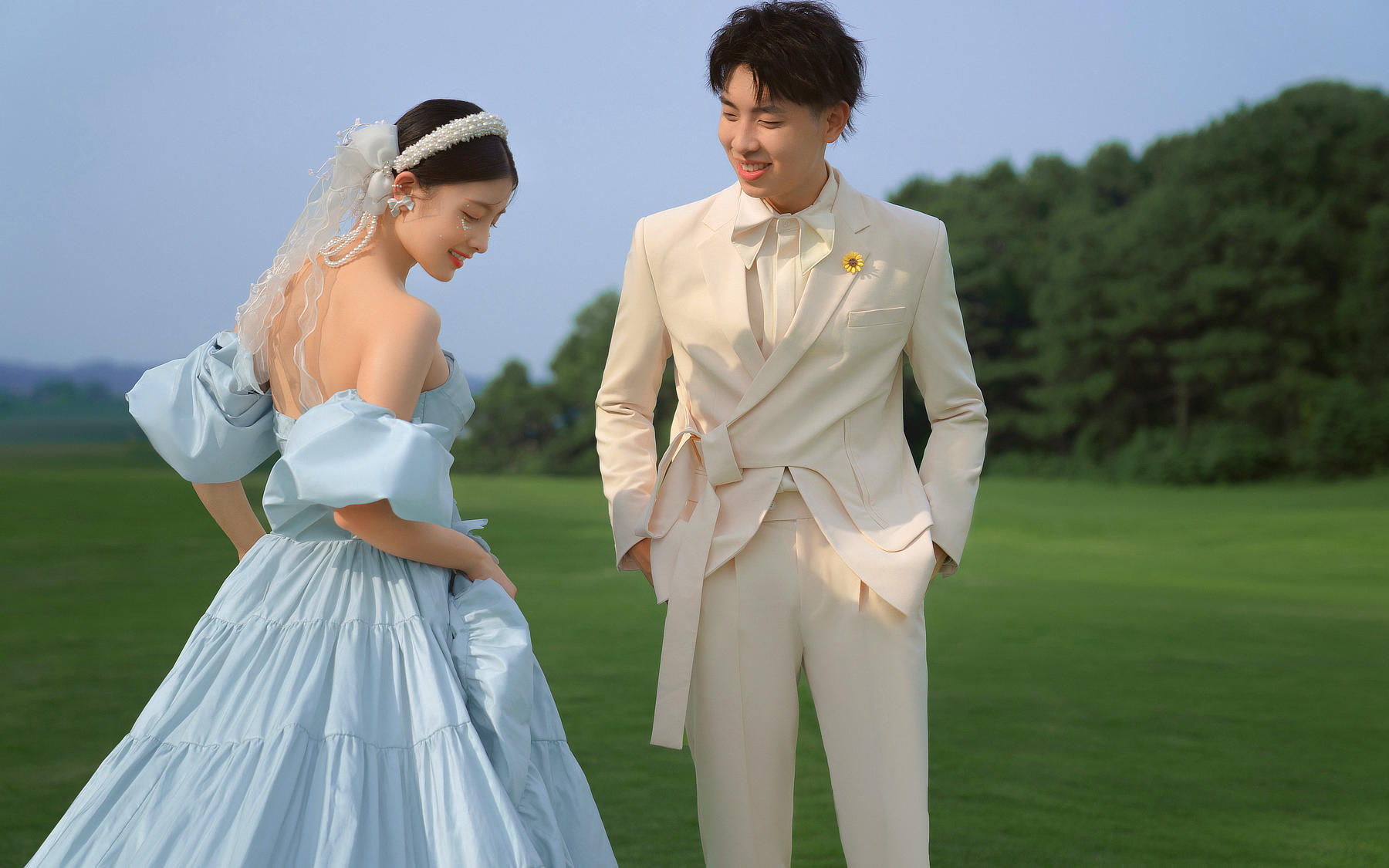 【施華洛攝影】藍(lán)色婚紗??清新綠色草坪