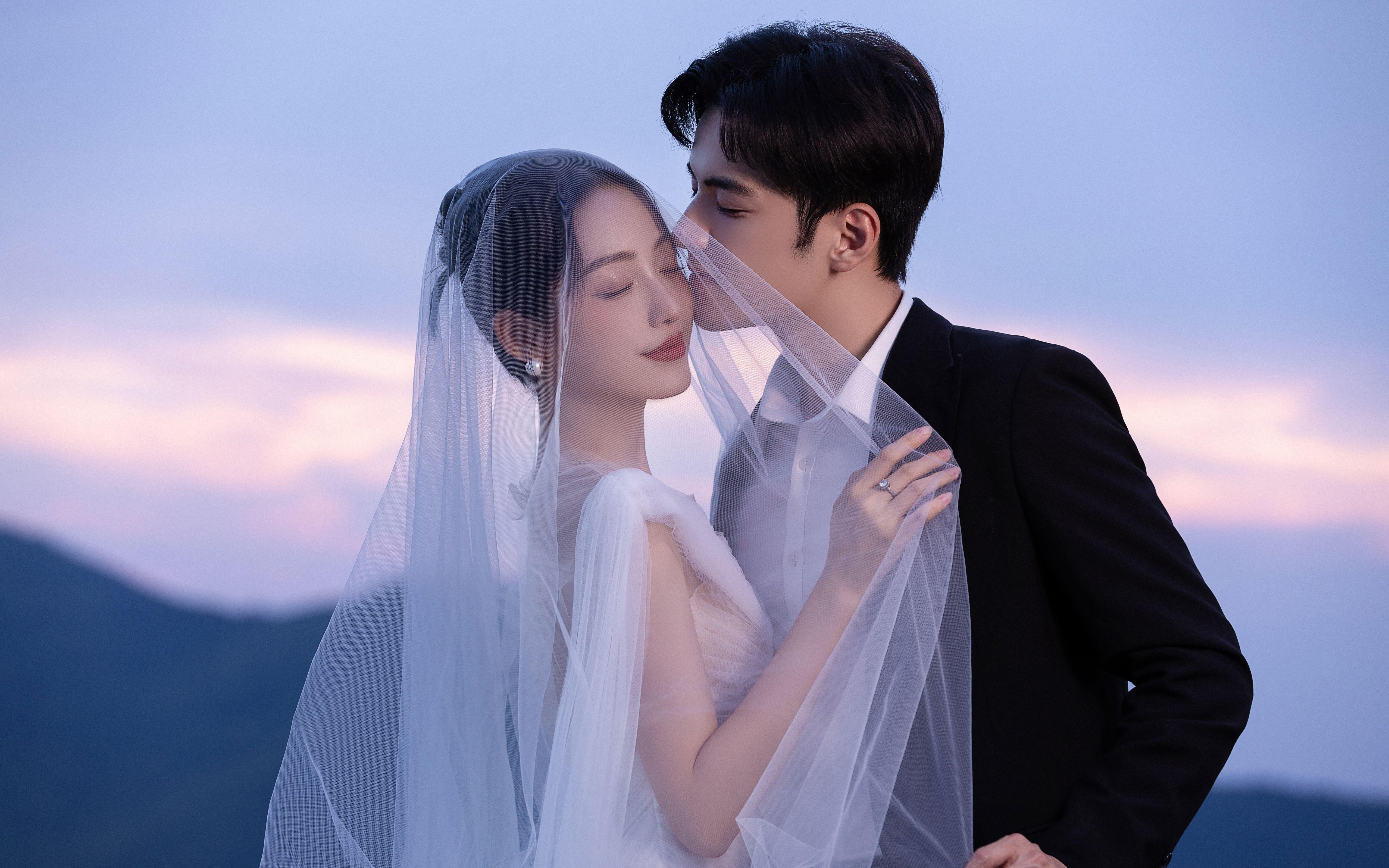 【山顶纪实电影感婚纱照 】