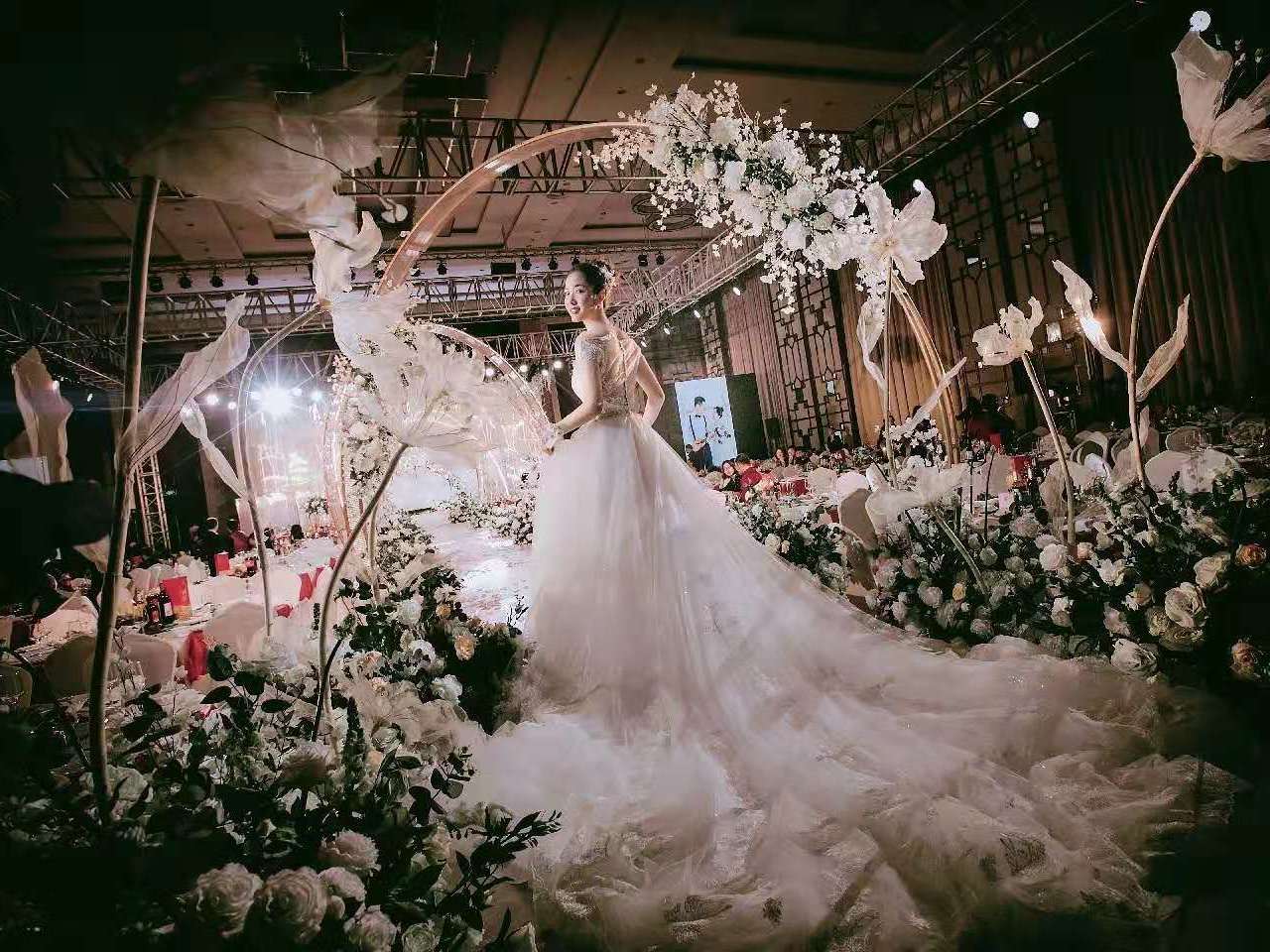 特惠 -婚纱礼服3件套，齐地婚纱+秀禾+敬酒服