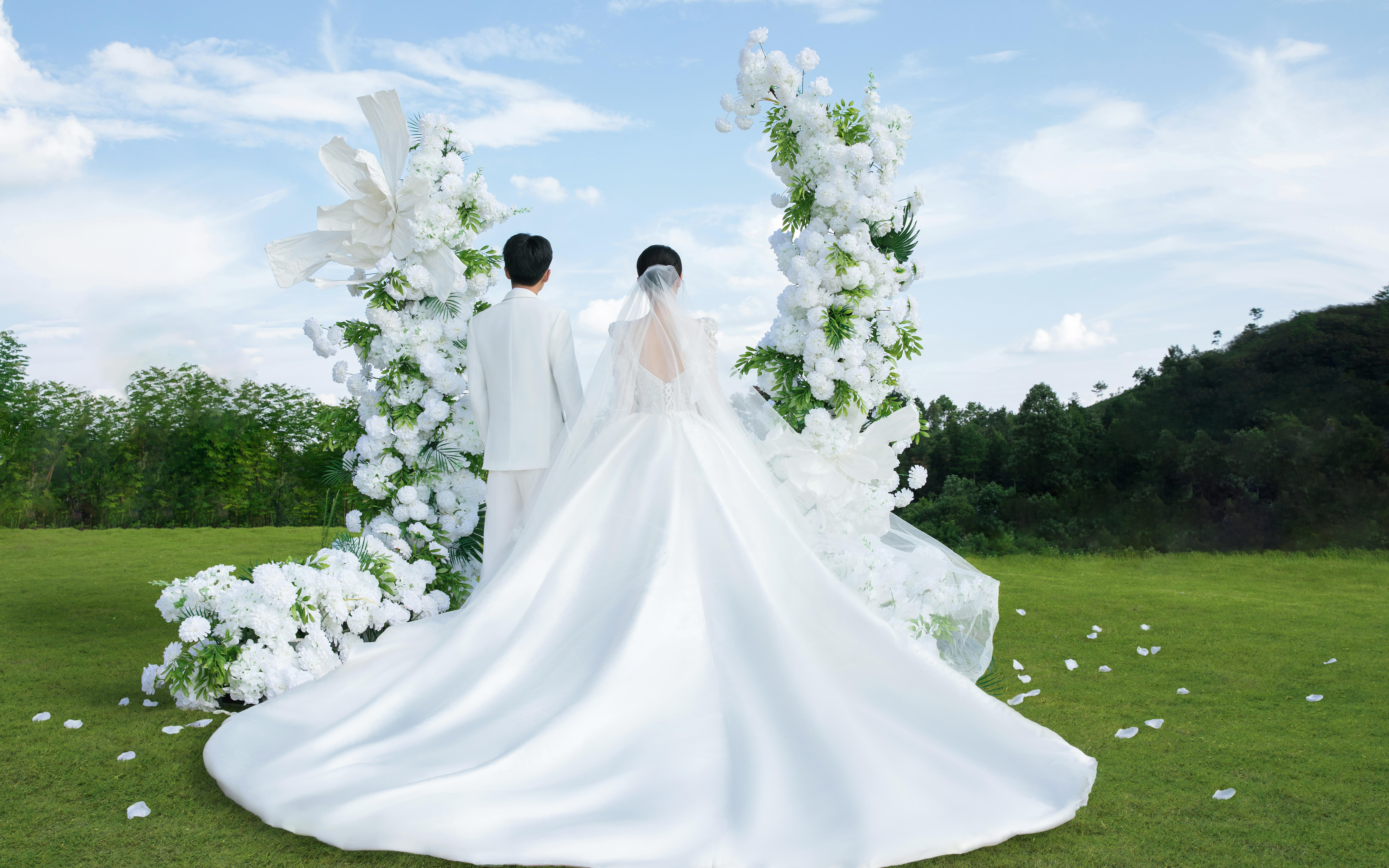 赫本紀(jì)實(shí)電影氛圍感/草坪目的地婚禮婚紗照