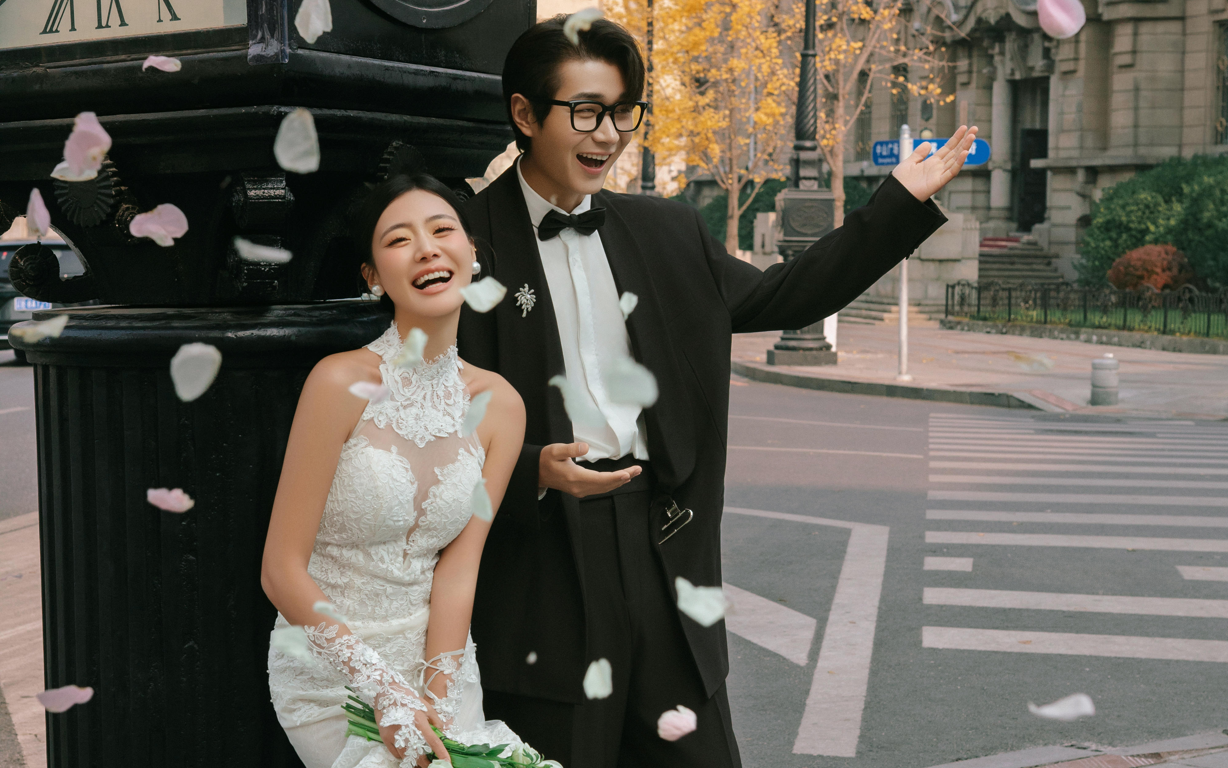 潮酷中山廣場 | 當婚紗照遇上街頭與白鴿的浪漫