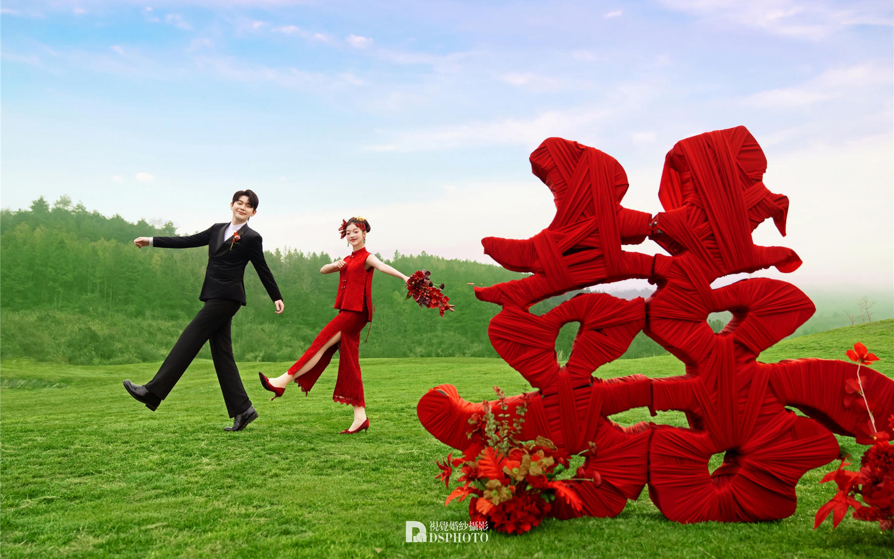 備婚靈感｜紅綢喜字+草坪=新中式婚紗照教科書！