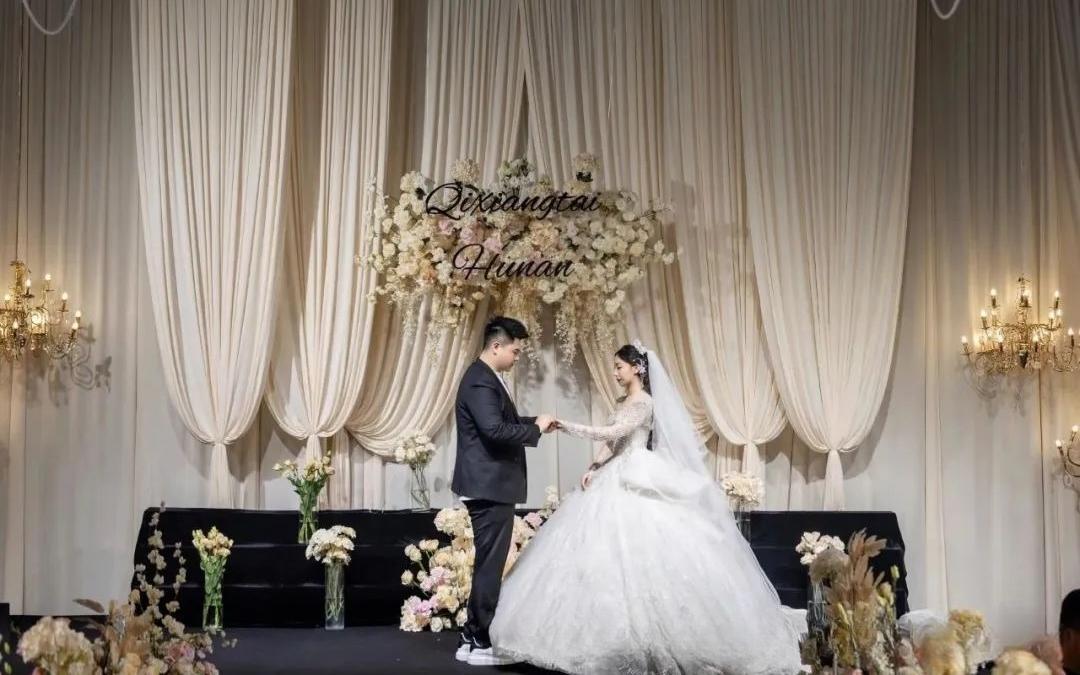 圣洁香槟色室内婚礼