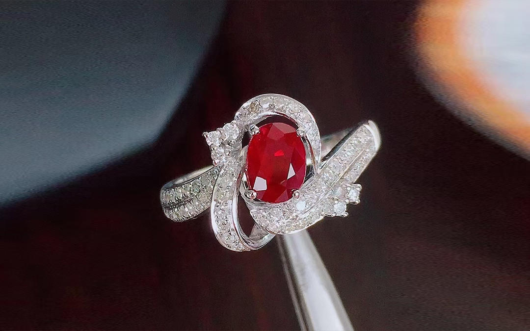 中规中矩的款式看腻了，来试试设计款换个风格