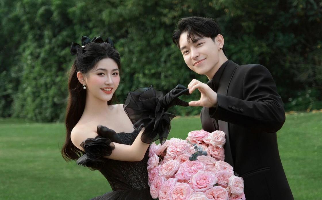 森系草坪与黑色婚纱的邂逅～