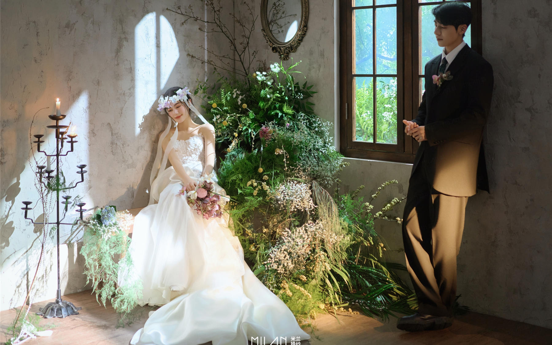 在光影里谈了场法式复古恋爱｜这婚纱照美到失语