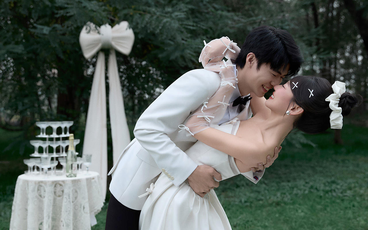 年輕儀式感ins風(fēng)婚紗照