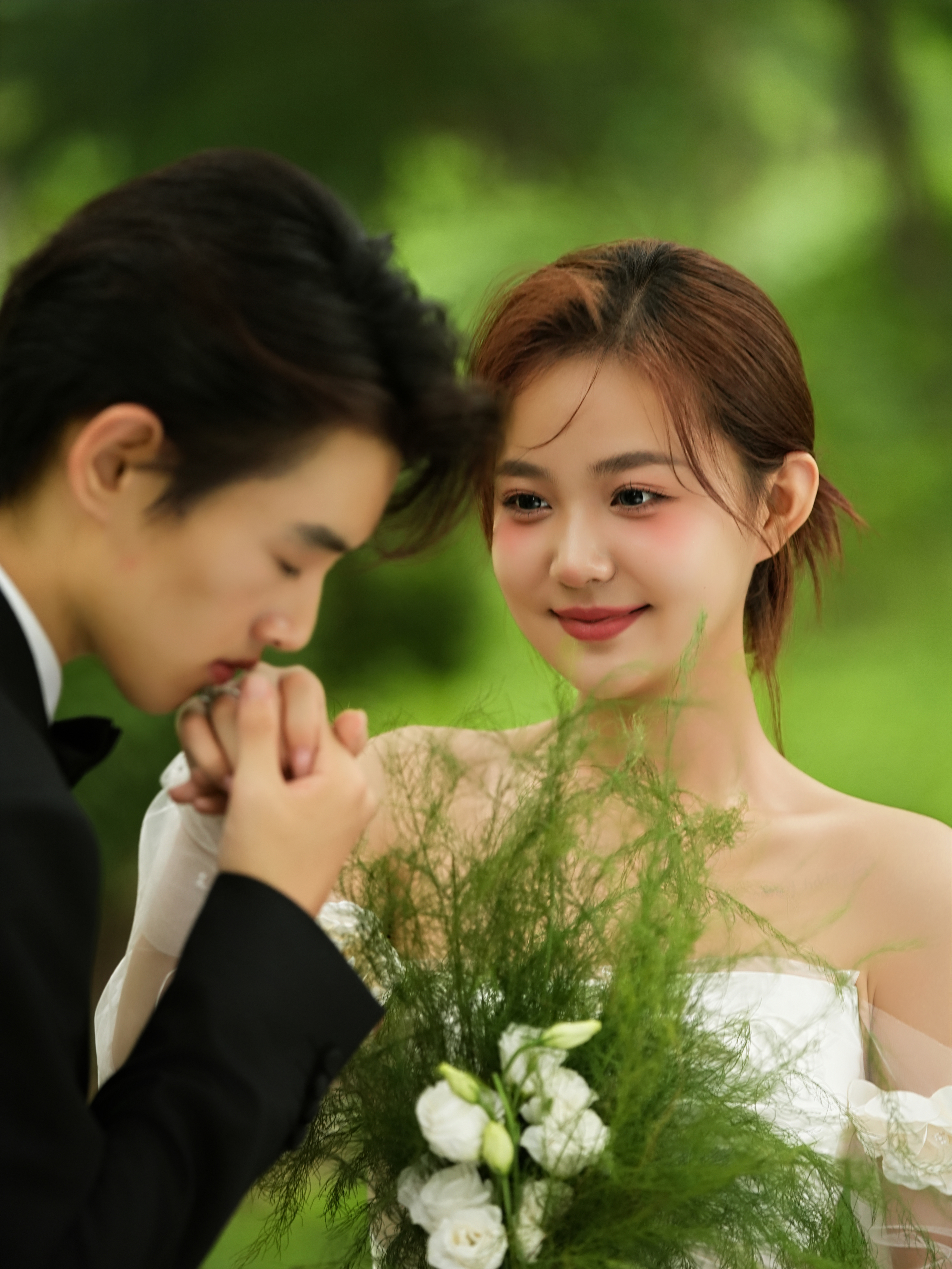 【小预算】婚纱照3服3造+30精修+底片全送