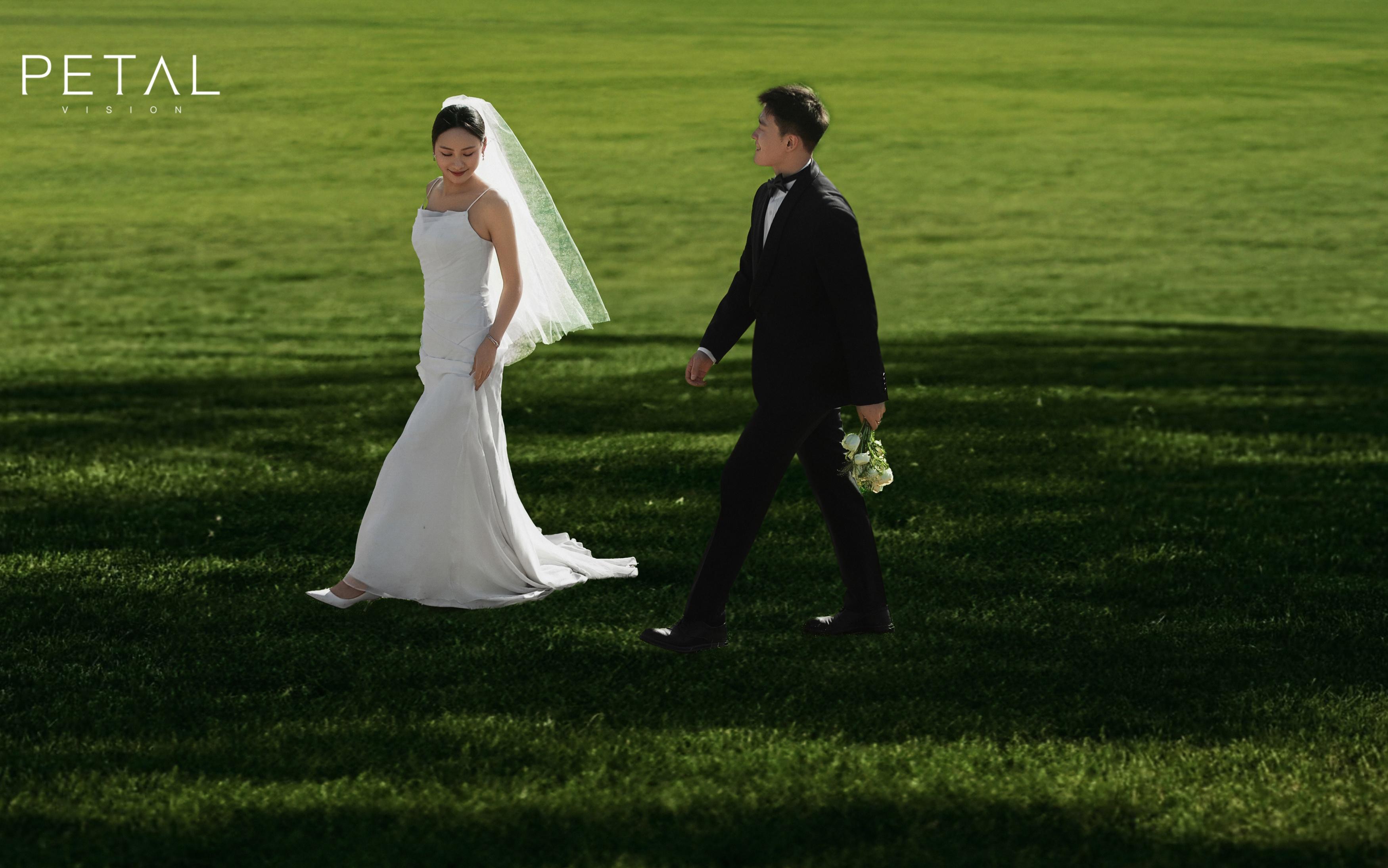 花瓣摄影•草地婚纱照