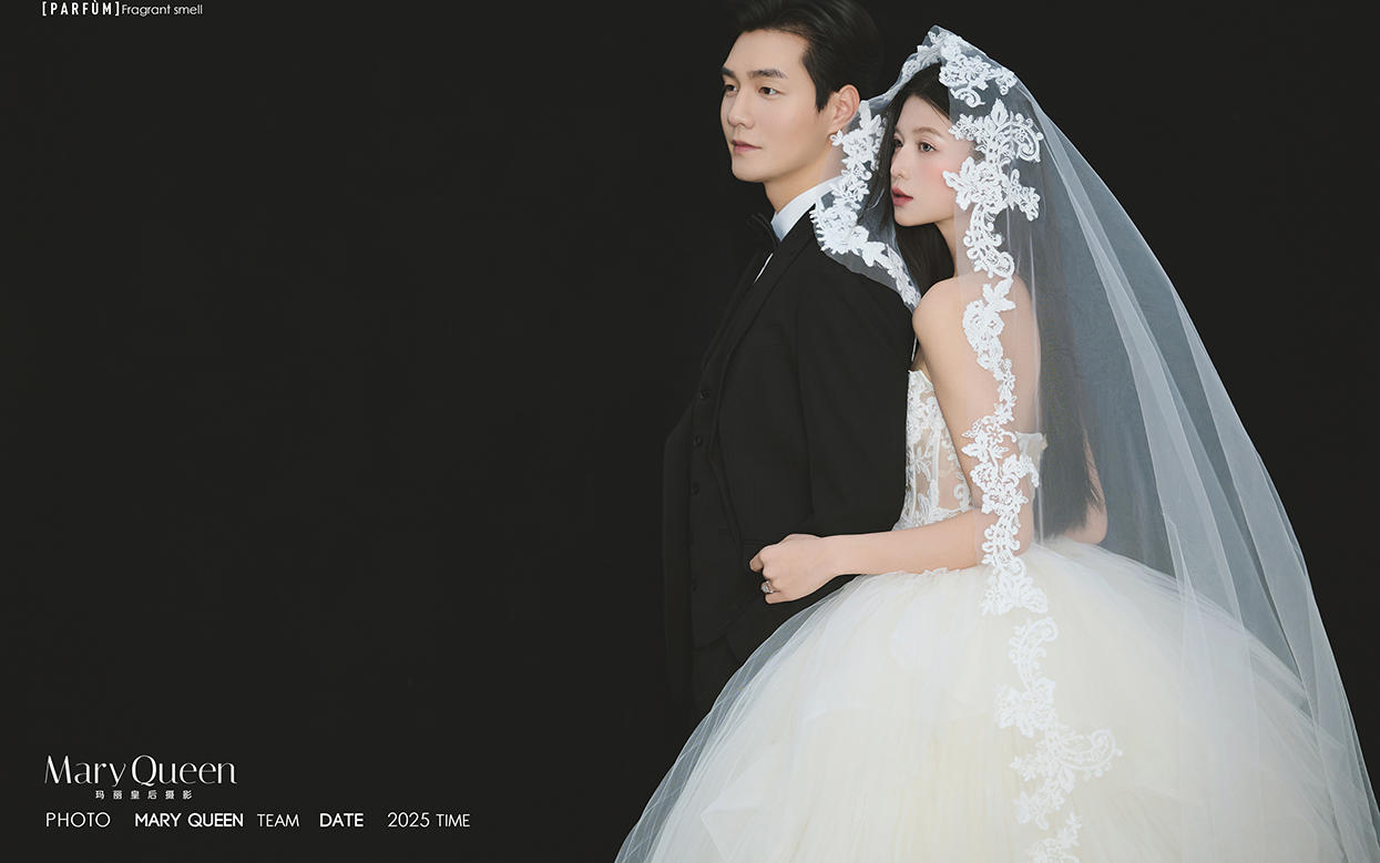 缠绵交错的花朵🌸 在每寸弧线中肆意绽放 