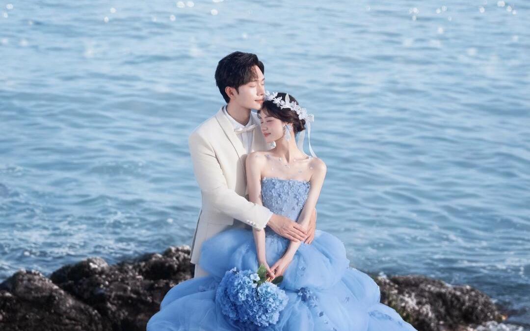 海边婚纱照🌊所念皆是浪漫，像电影般上映