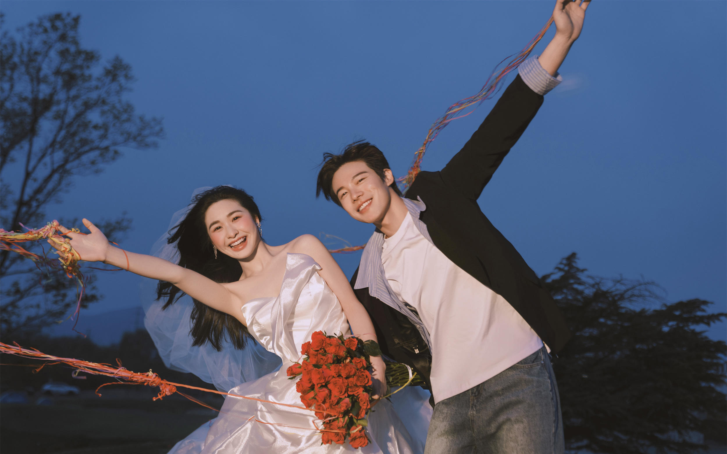 山顶蓝调婚纱照还是太权威了‼️氛围感拉满