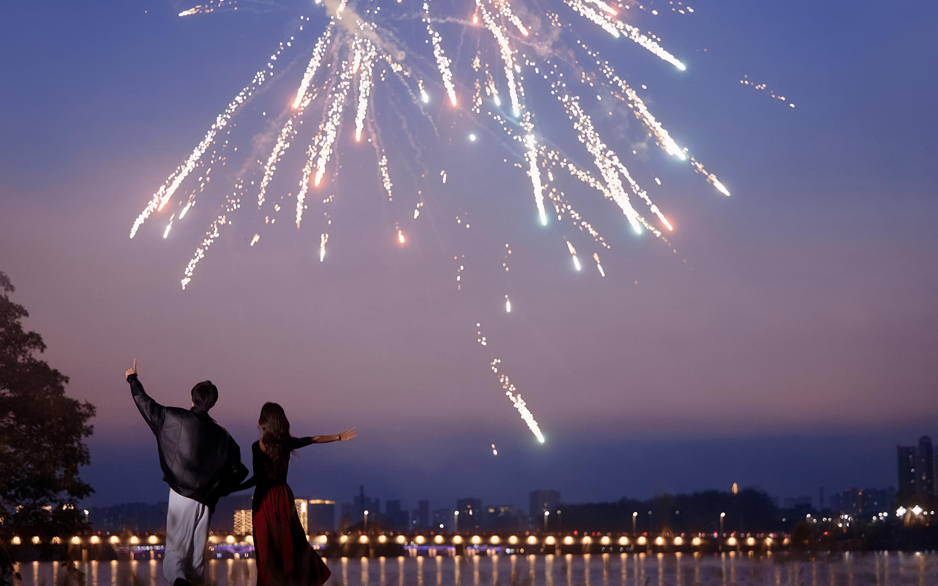 【微电影剧照】烟花夜景婚纱照