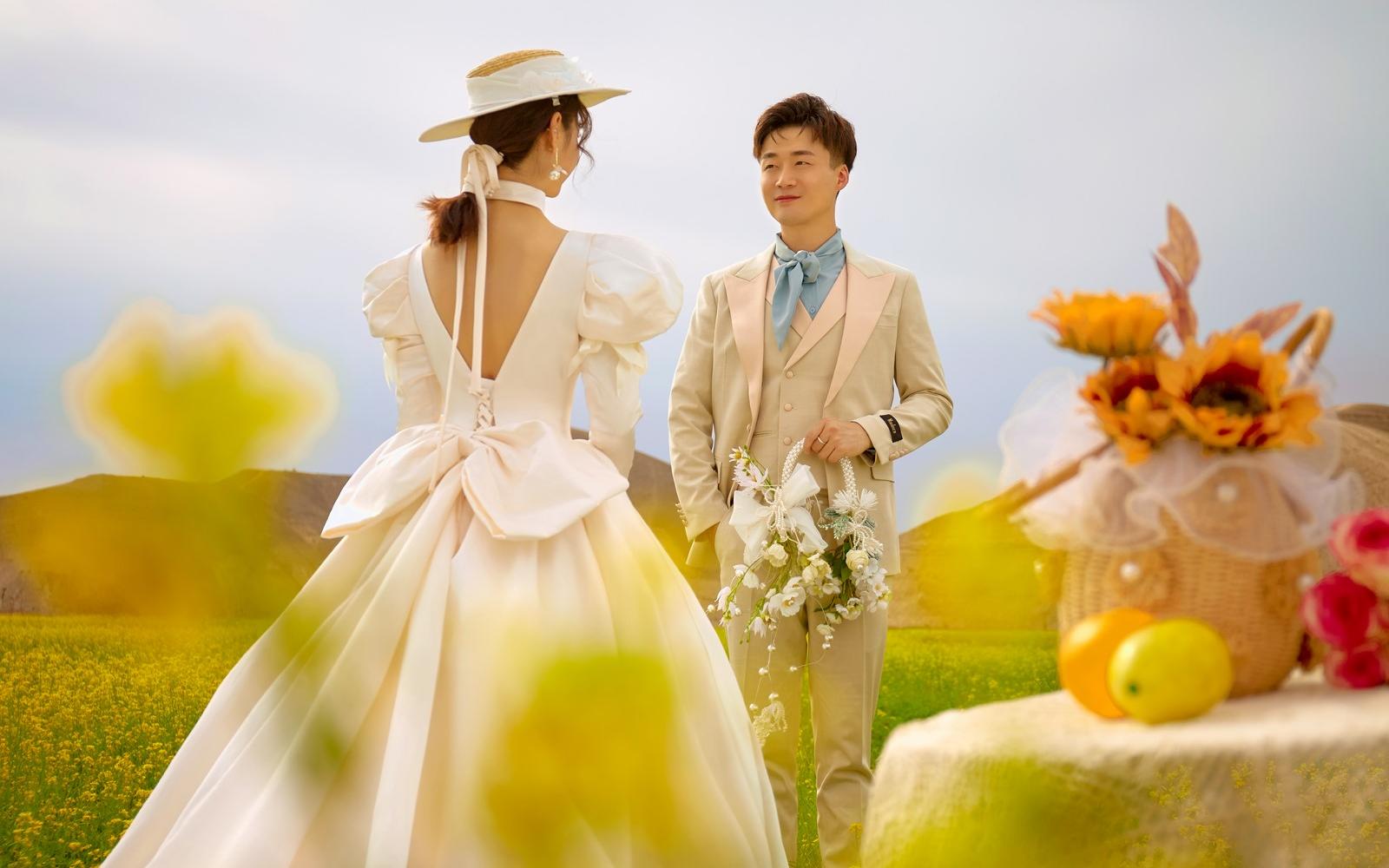 喜欢的草坪法式婚纱照🌟电影感真的好浪漫