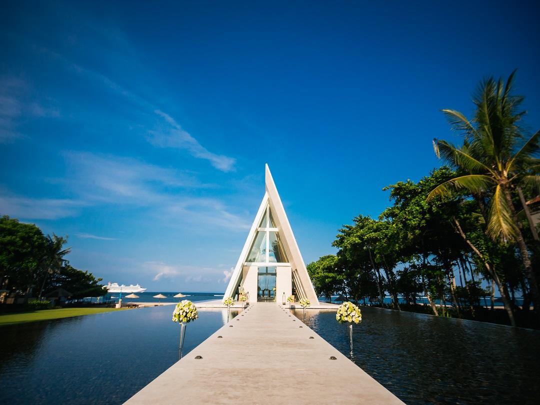 巴厘岛 — 康莱德无限教堂婚礼