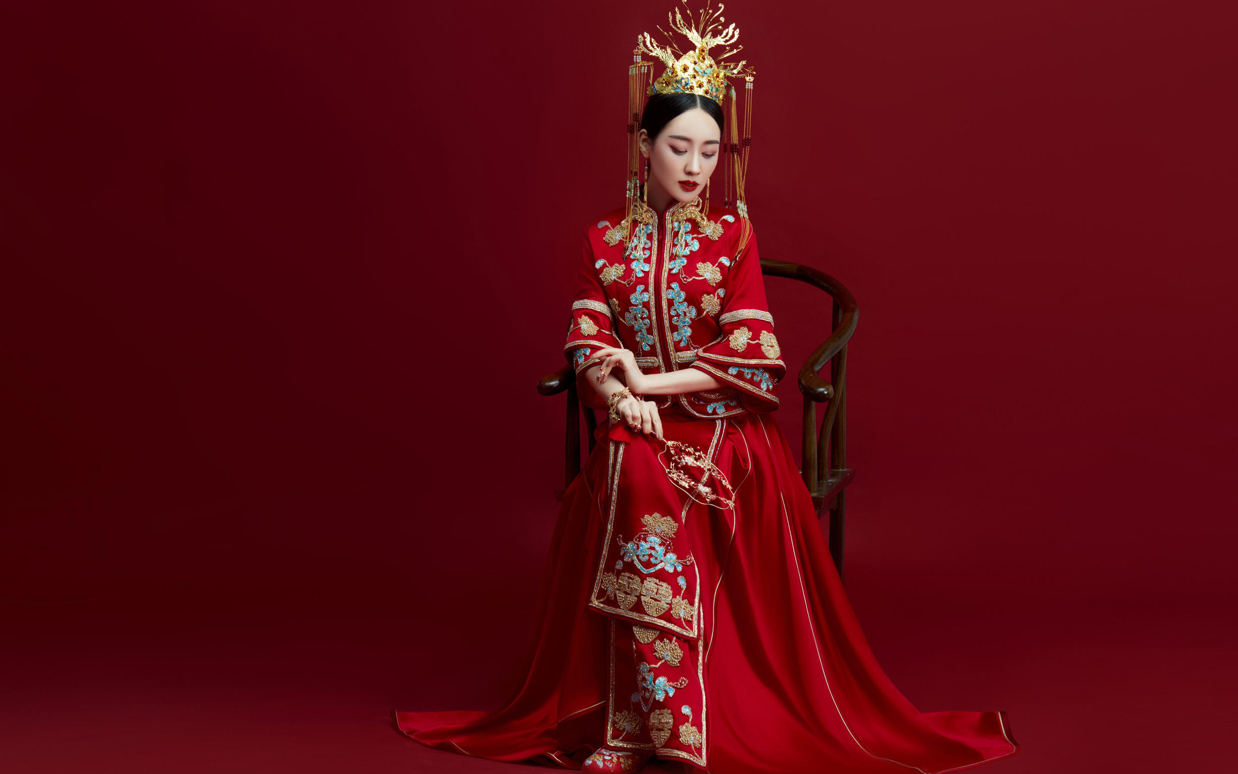 高端纯手工刺绣马来褂——云烟