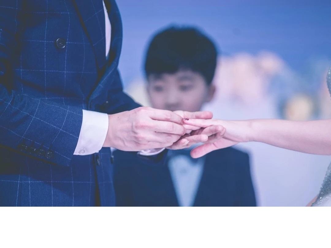 【玖玖新娘】婚纱礼服7件套+全程跟妆