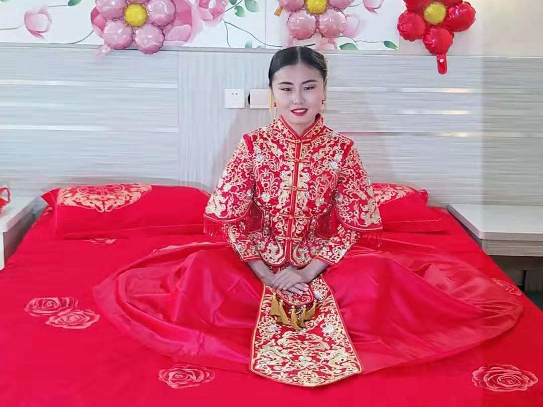  全天新娘跟妆3造型特价880唯美简约送新娘美甲