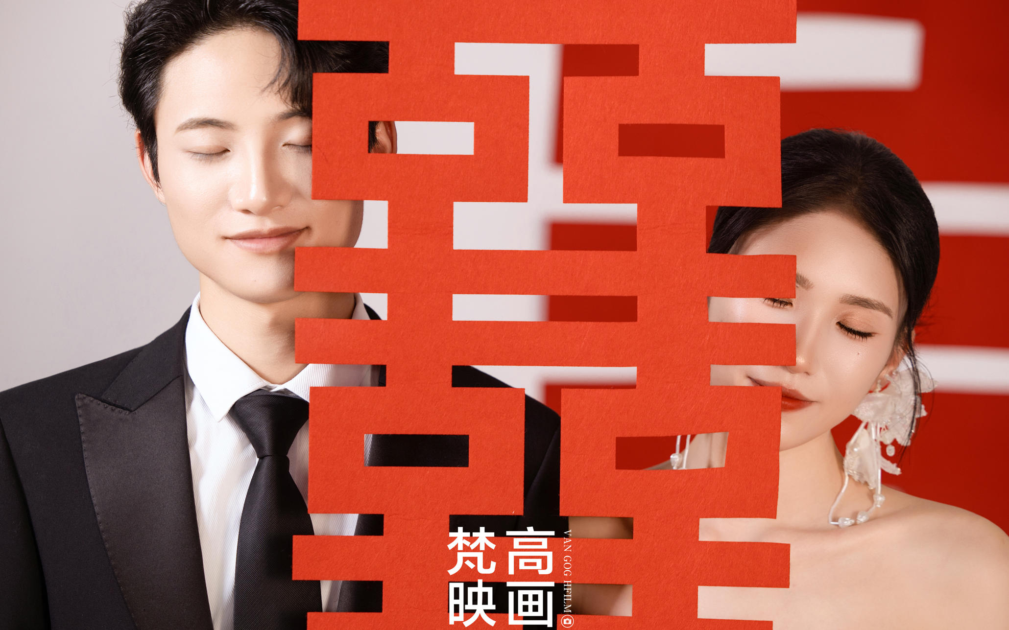 中國(guó)紅加持，婚紗照儀式感拉滿?