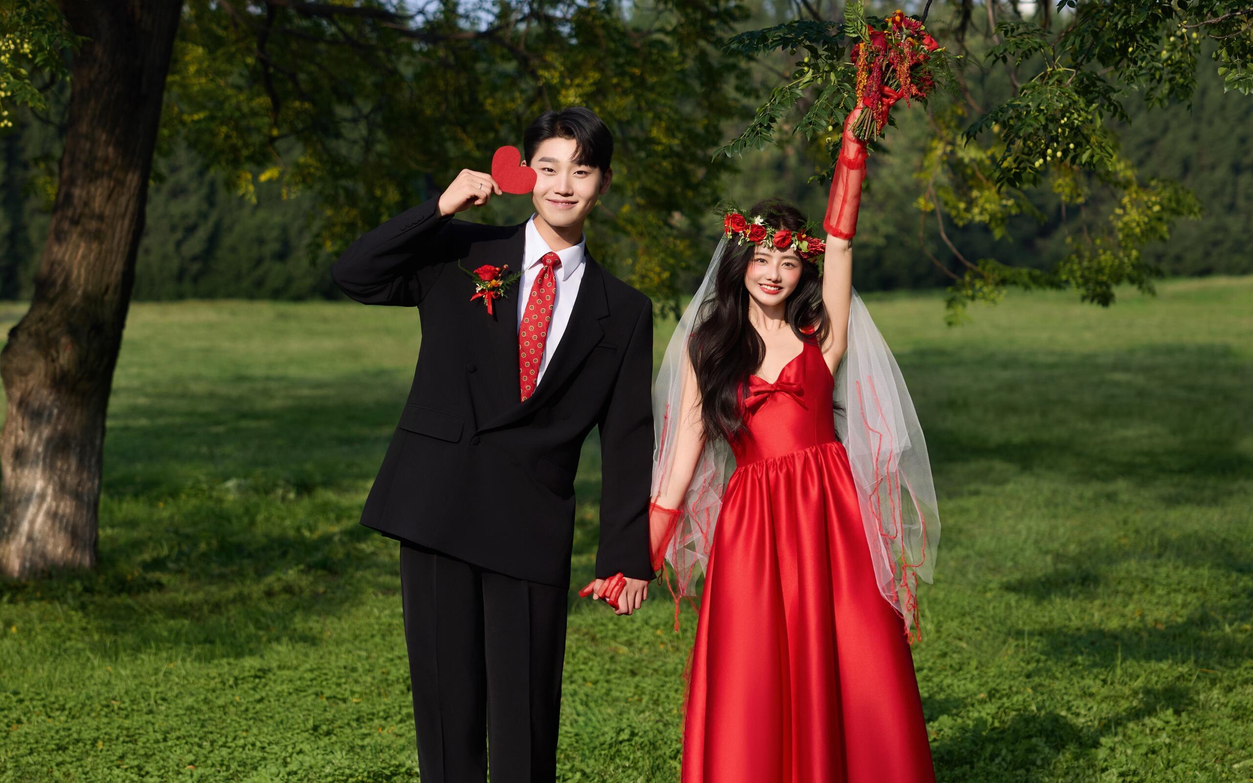 活力少女‼️喜嫁草坪婚纱照超甜超出片🍎